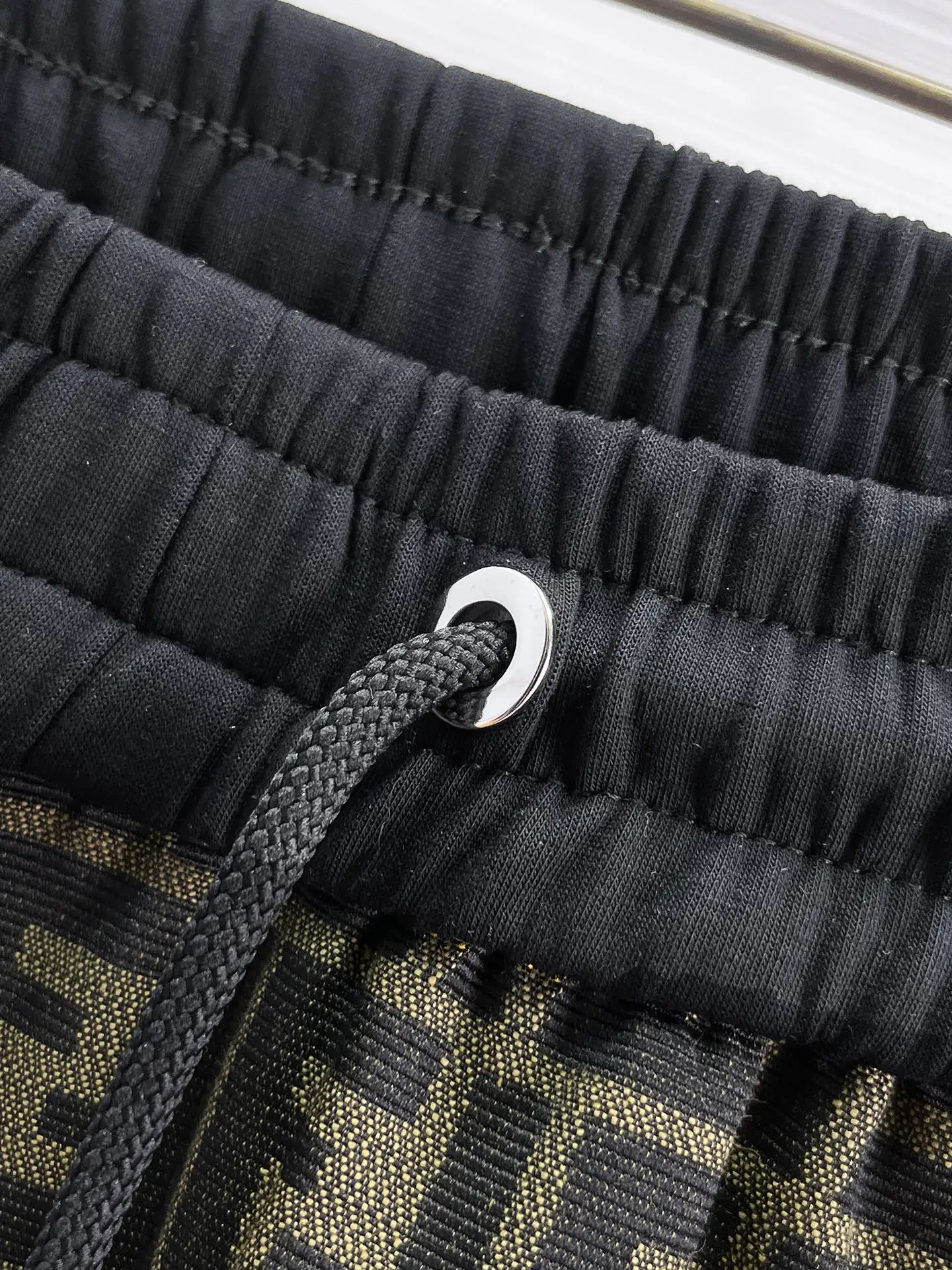 Logo-Panelled Tapered Sweatpants D28014827 — view 8