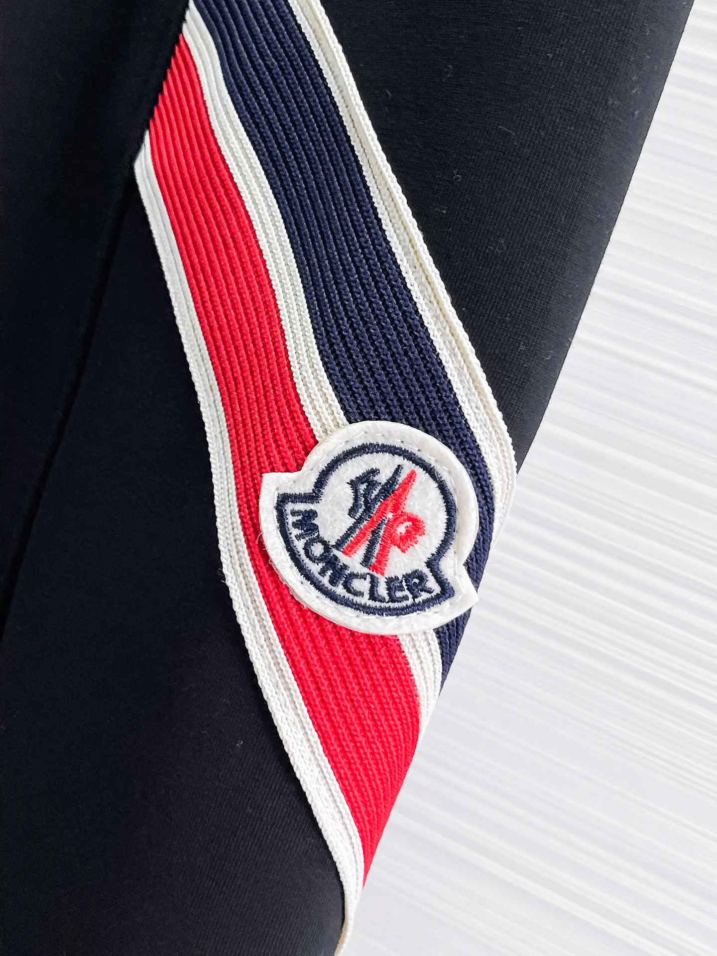 Logo-Appliqué Tapered Sweatpants D28014832 — view 4