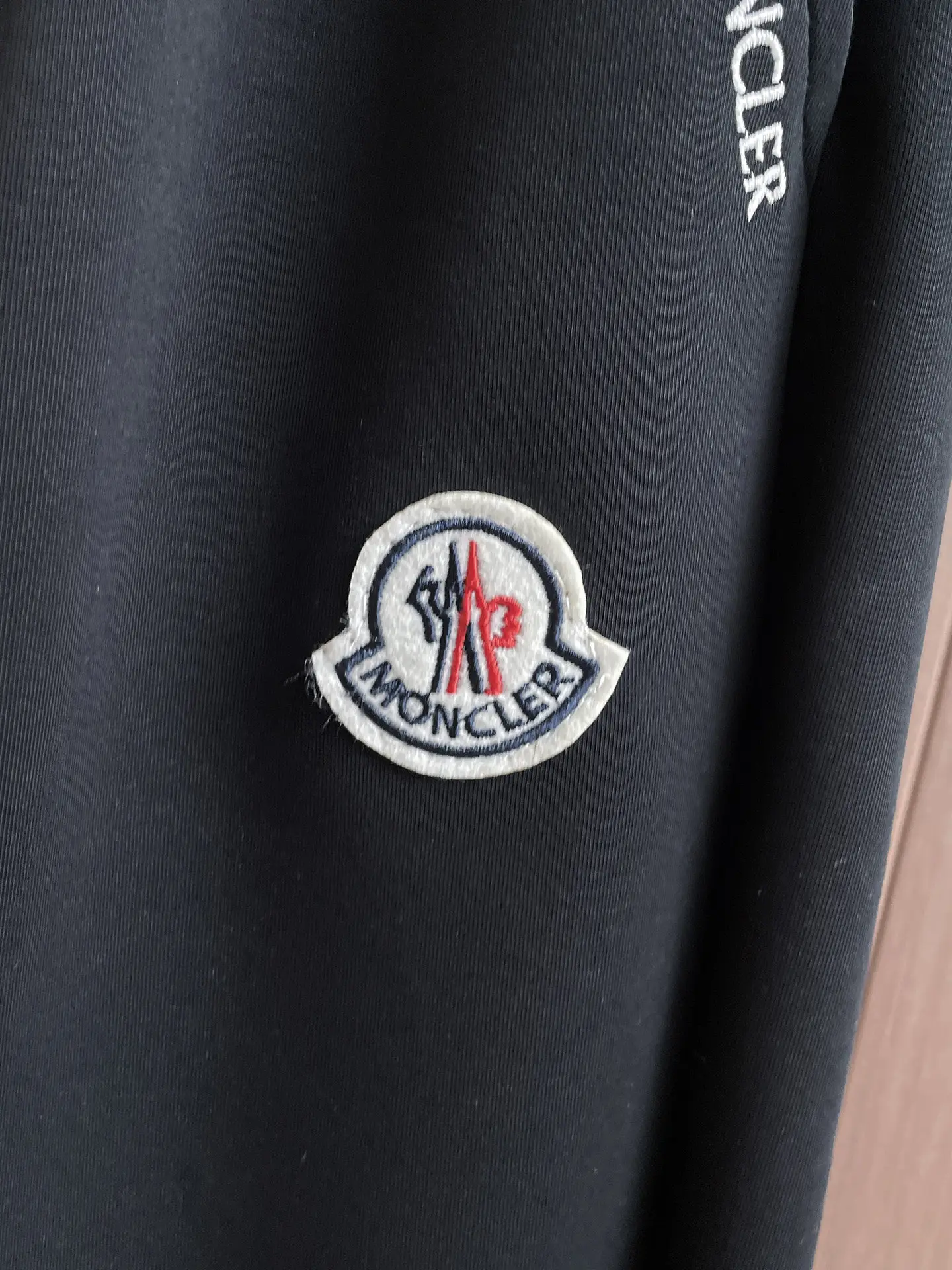 Logo-Appliqué Tapered Sweatpants D28014820 — view 4