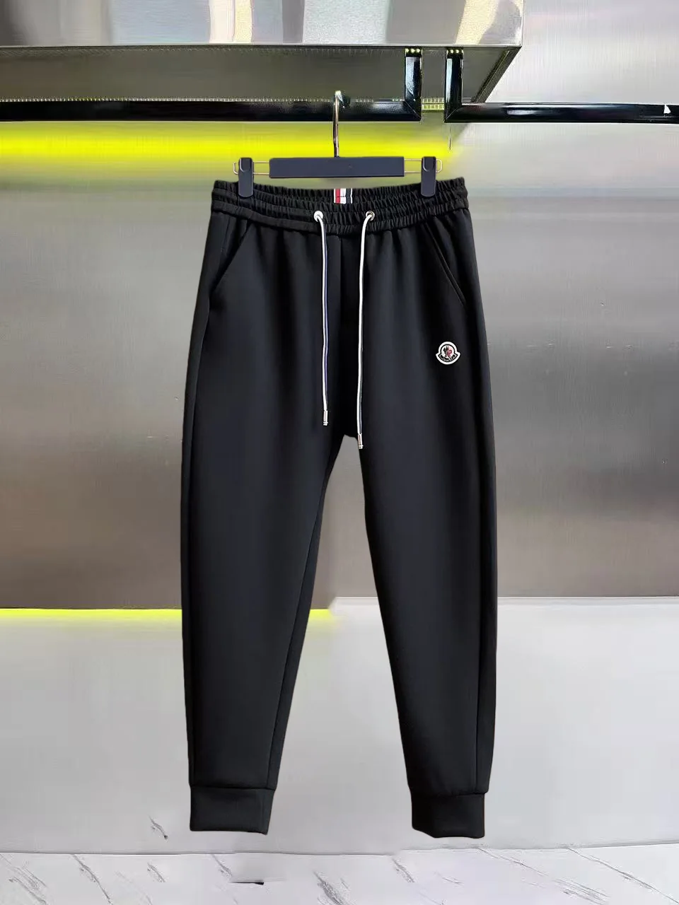 Logo-Patch Tapered Sweatpants D28014817