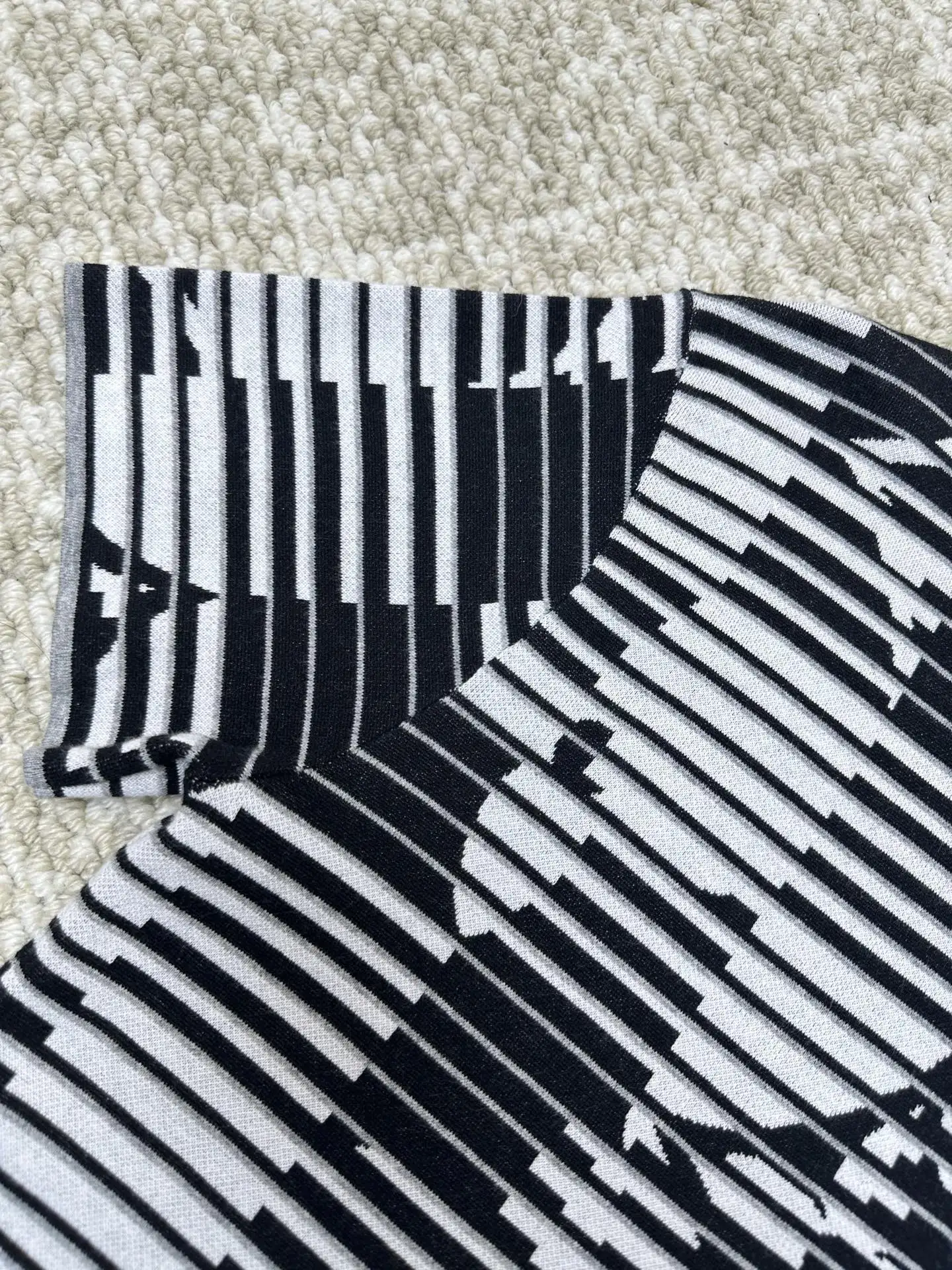 Monogram Stripe Knit T-Shirt D28019153 — view 4
