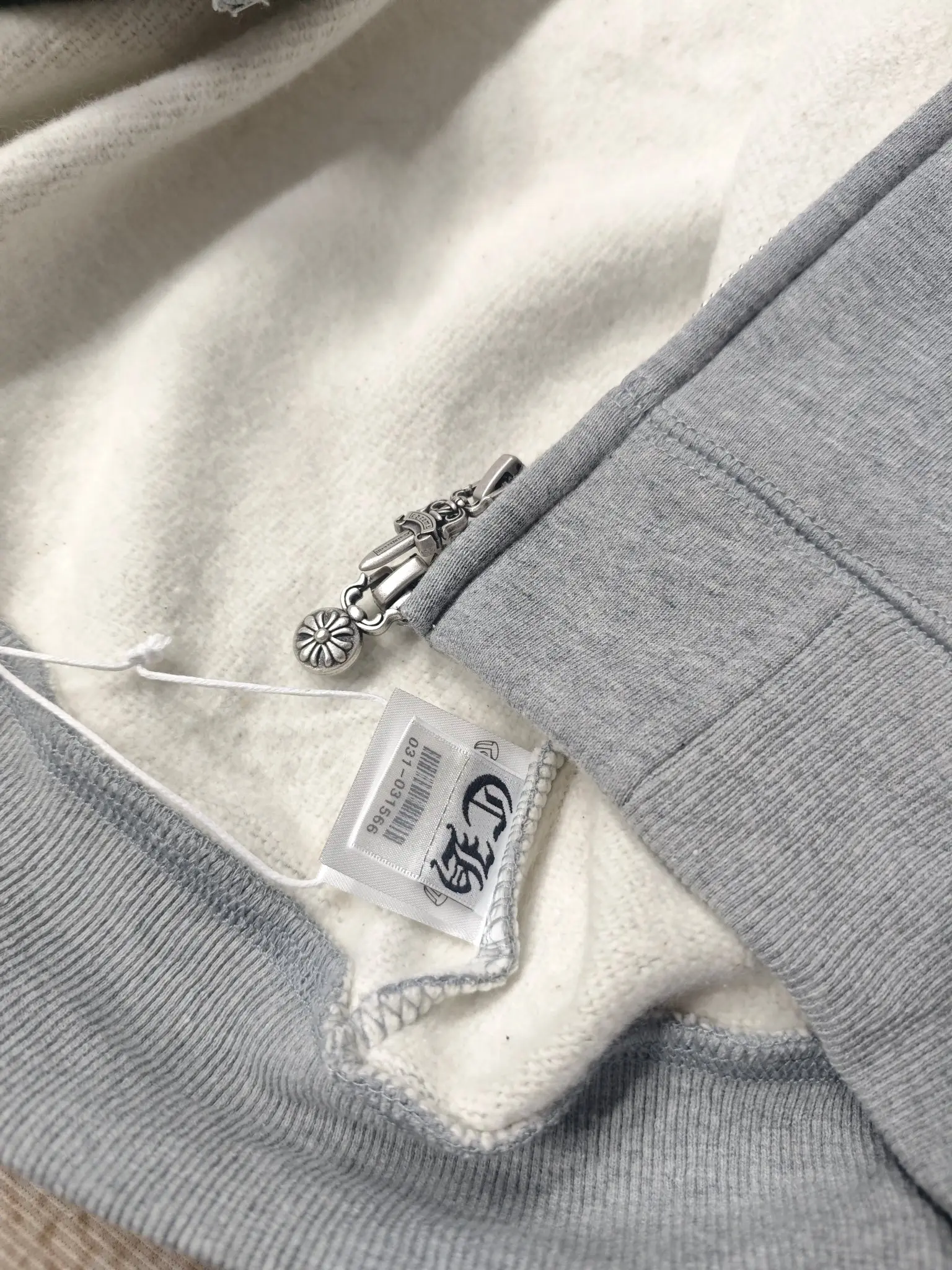 Leather Cross Patch Zip-Up Hoodie D28020294 — view 9