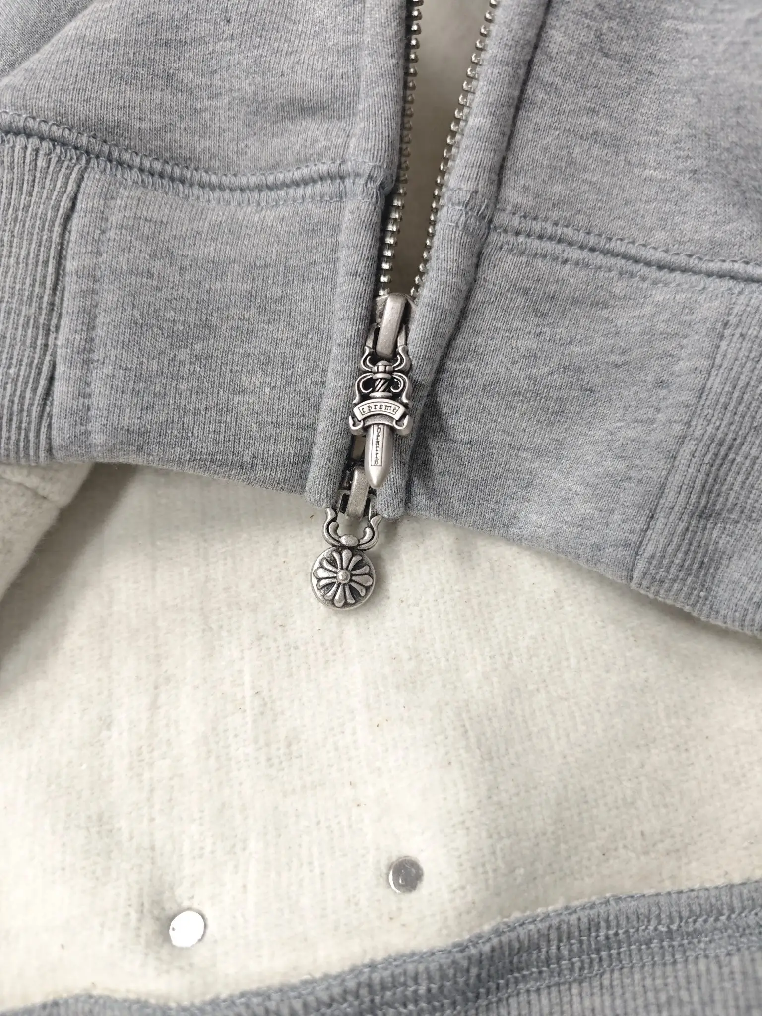 Leather Cross Patch Zip-Up Hoodie D28020294 — view 10