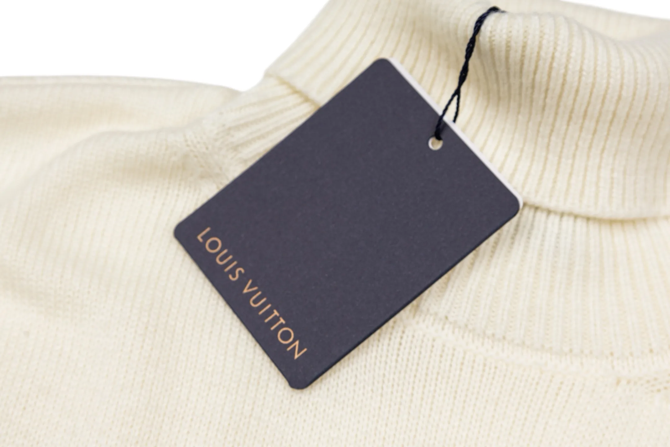 Leather Patch Roll-Neck Wool Sweater D28022400 — view 4