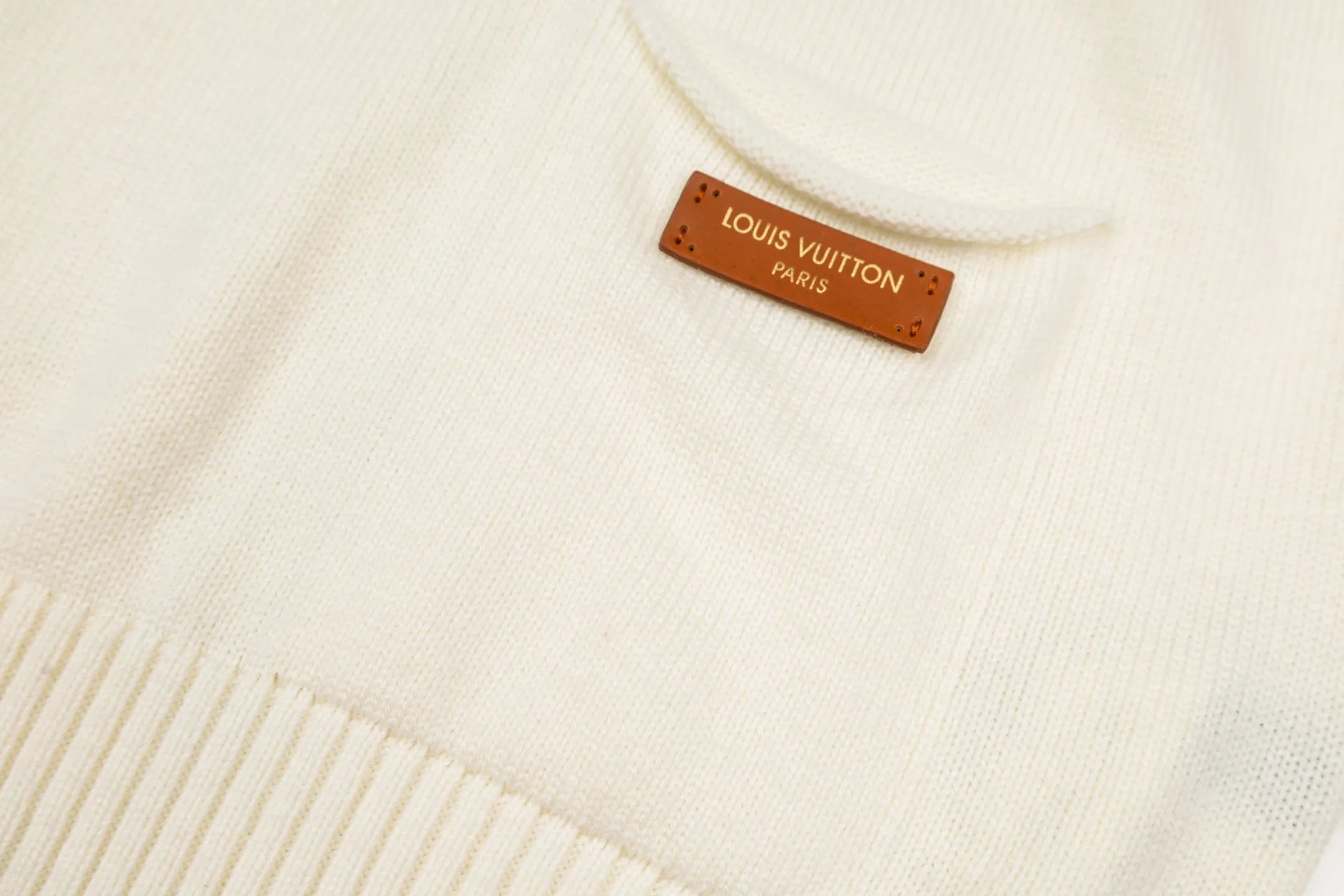 Leather Patch Roll-Neck Wool Sweater D28022400 — view 5