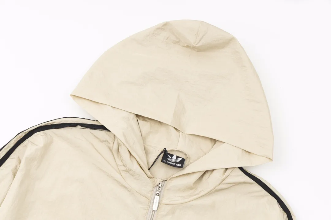 Logo-Embroidered Recycled Nylon Hooded Windbreaker D28013431 — view 4