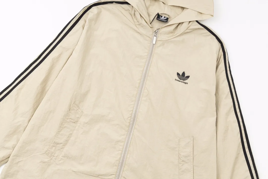 Logo-Embroidered Recycled Nylon Hooded Windbreaker D28013431 — view 5