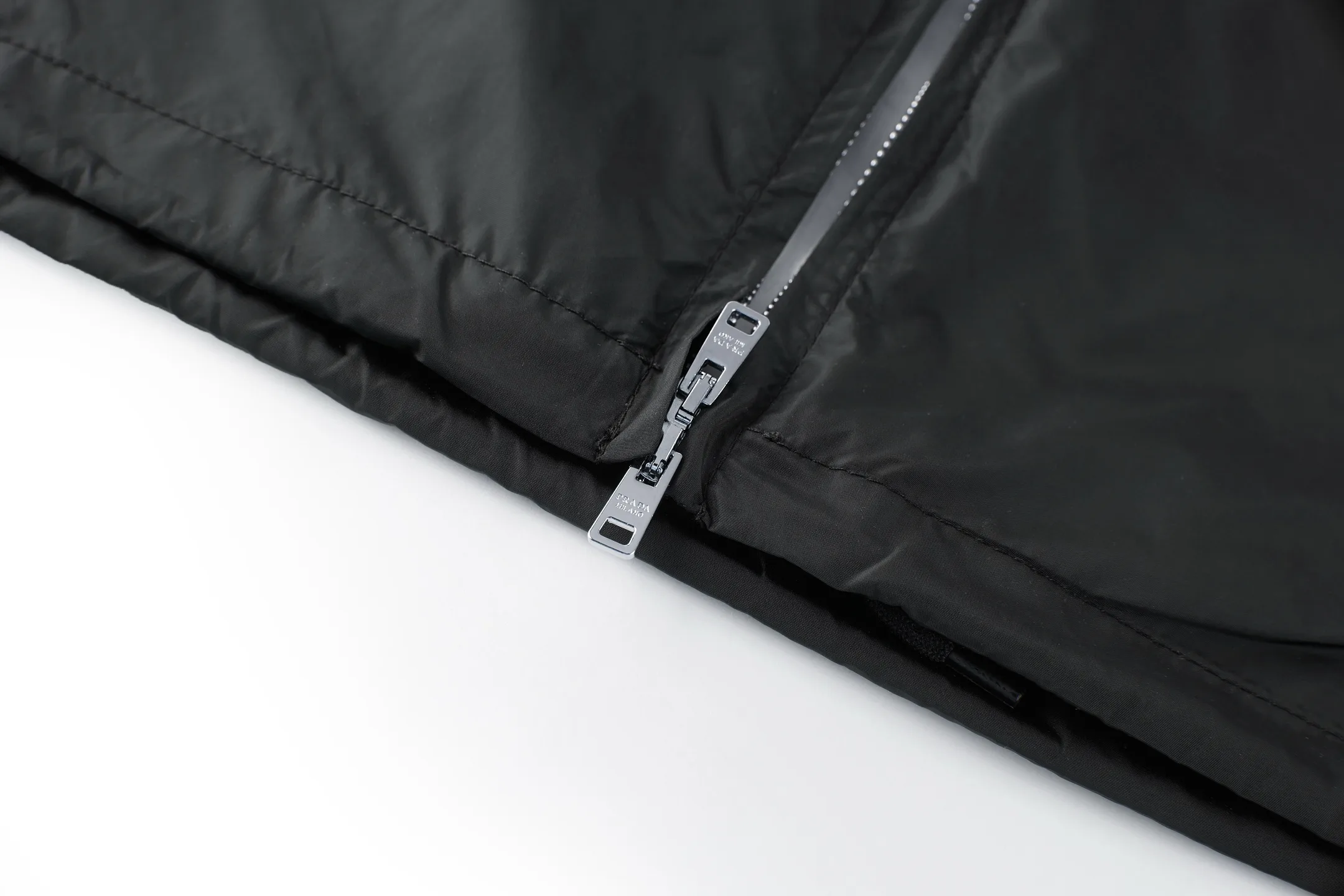 Logo-Plaque Re-Nylon Zip-Up Shirt Jacket D28022383 — view 7