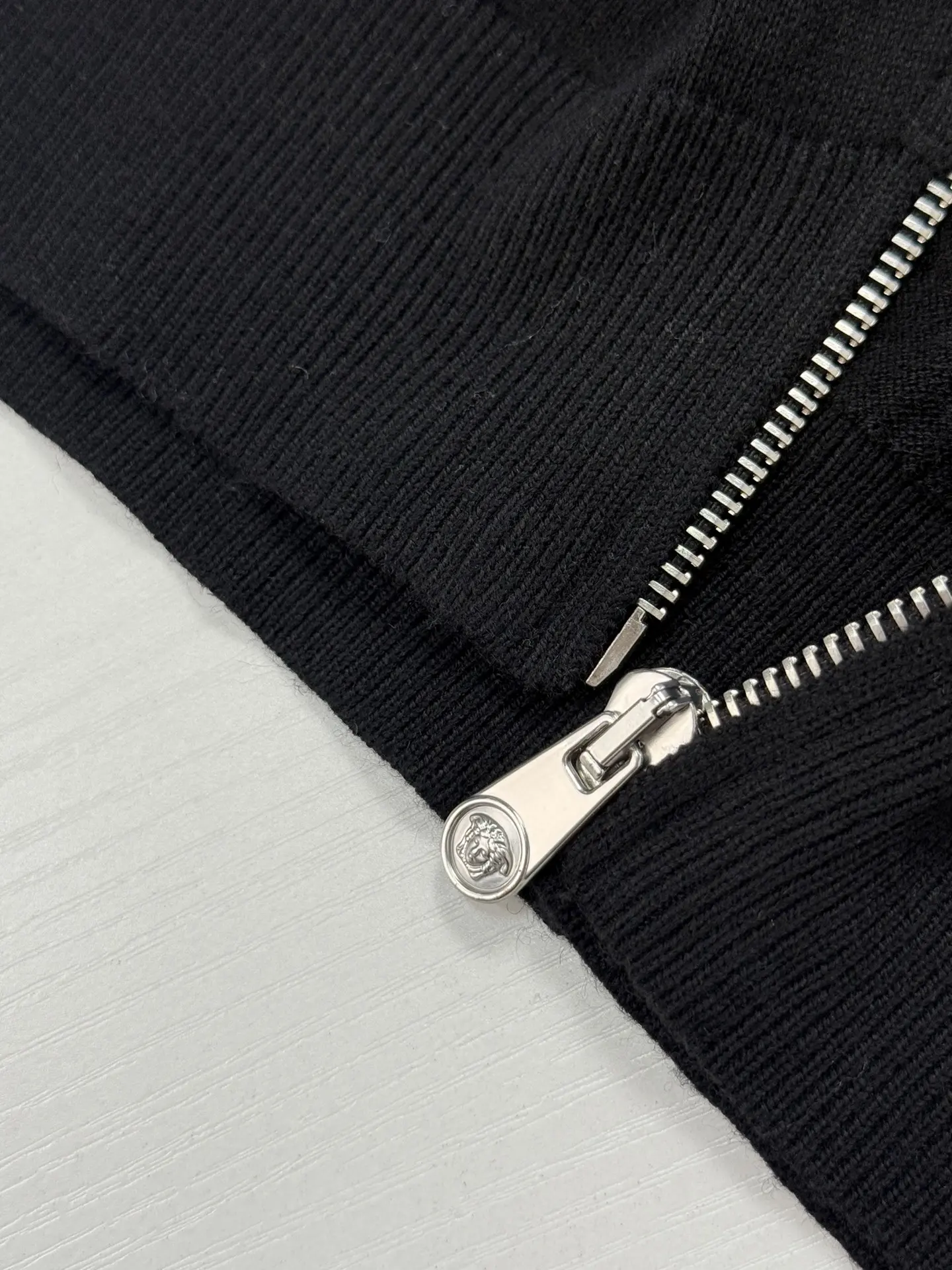 Logo Embroidered Striped Knit Zip-Up Jacket D28522027 — view 8