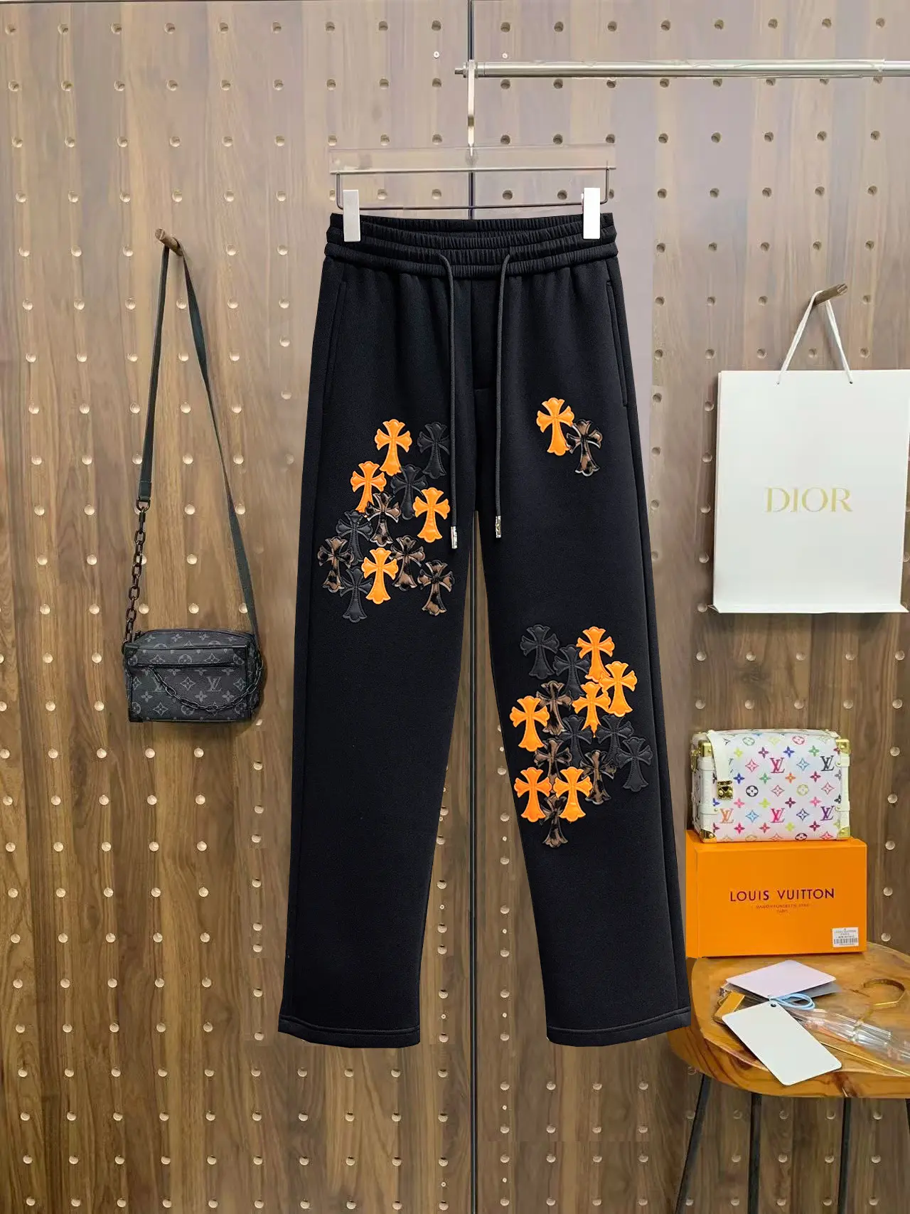 Cross Patch Logo Sweatpants D29014931