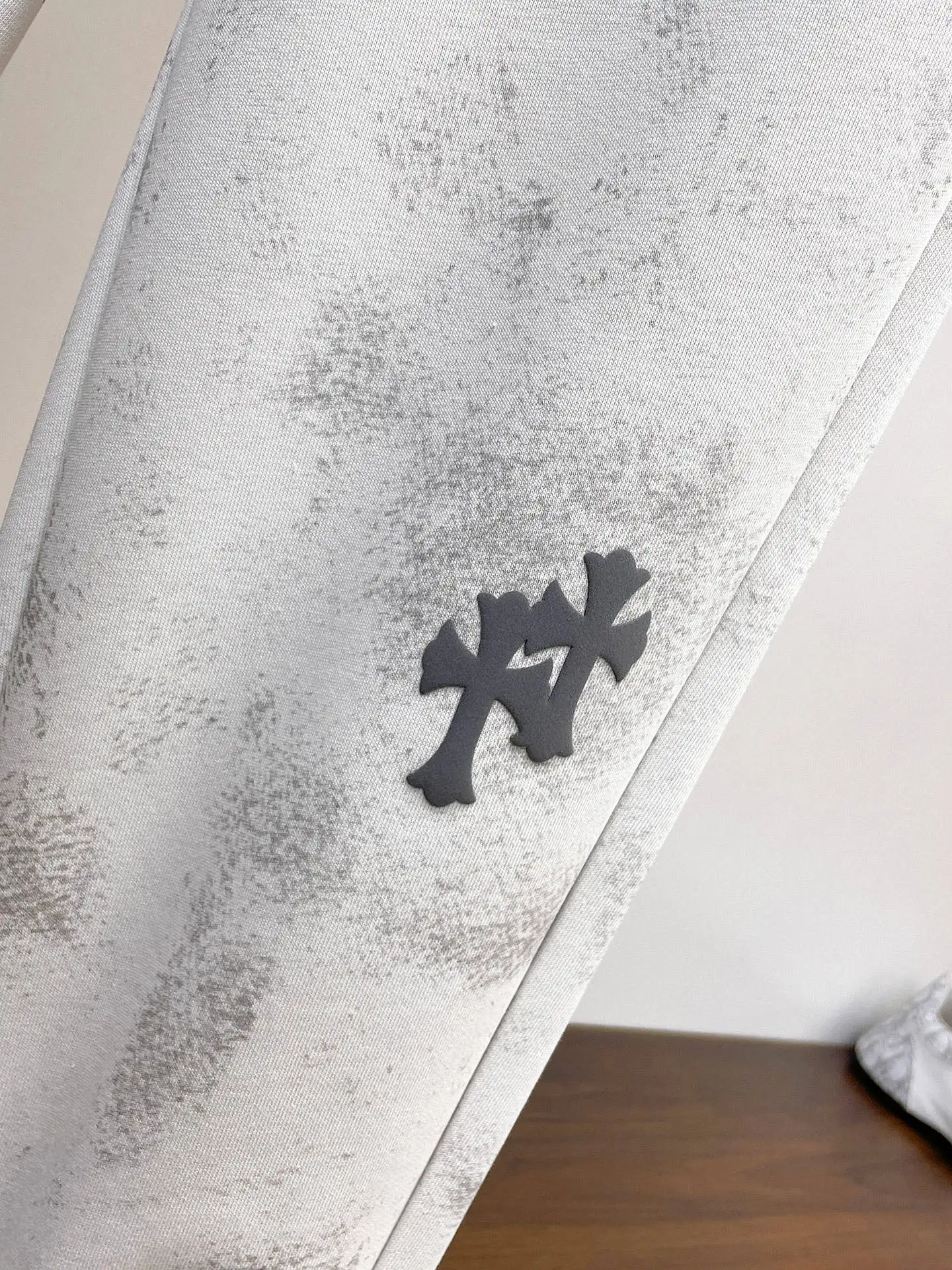 Logo-Appliqué Acid-Wash Sweatpants D29014999 — view 5