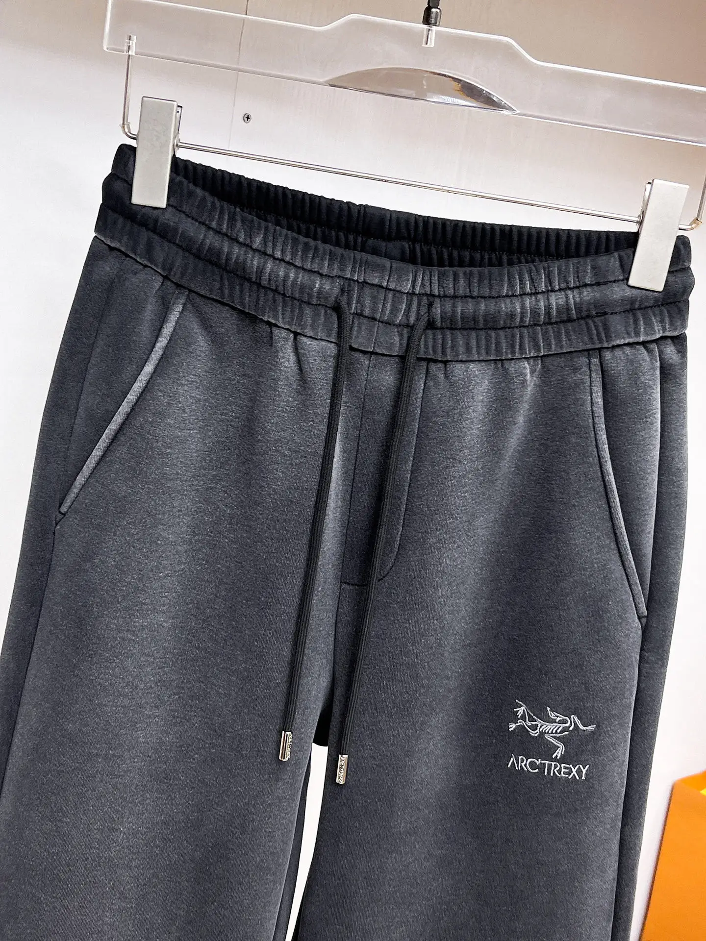 Logo-Embroidered Cotton-Blend Sweatpants D29015039 — view 3