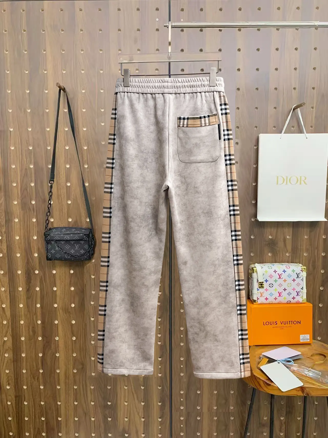 Check-Panel Logo Sweatpants D29015053 — view 2
