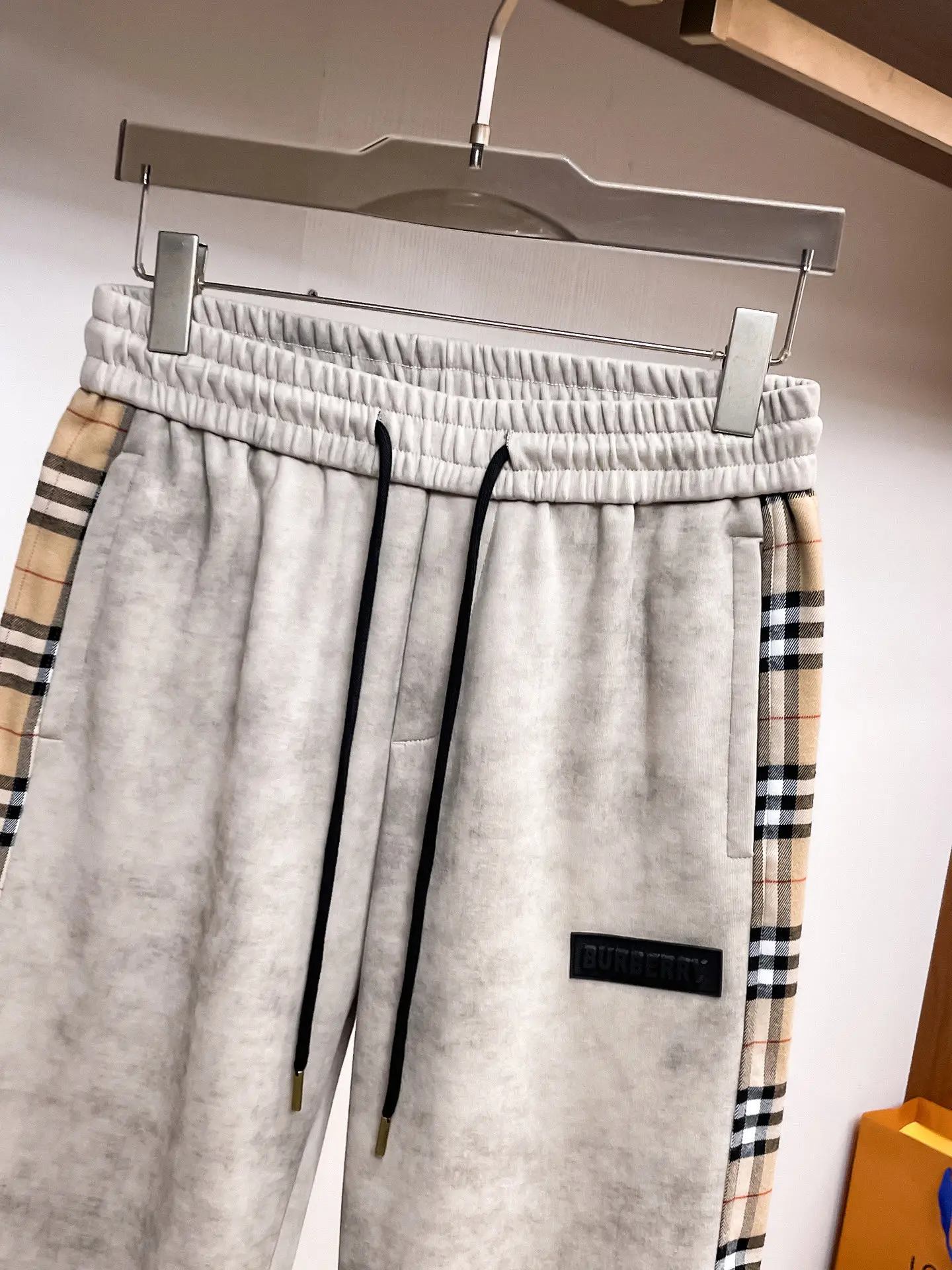 Check-Panel Logo Sweatpants D29015053 — view 3