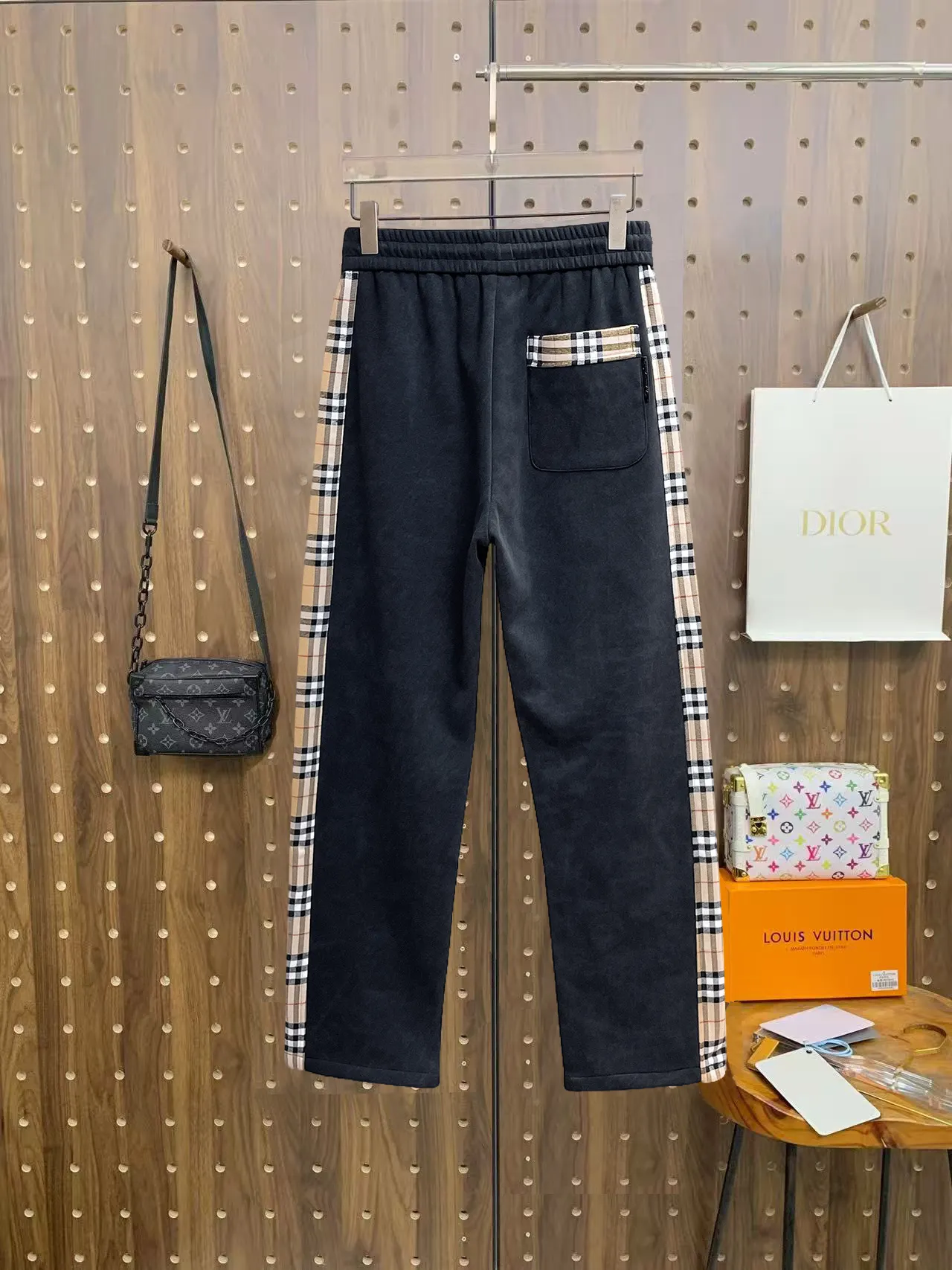 Check-Trimmed Cotton-Blend Sweatpants D29015054 — view 2