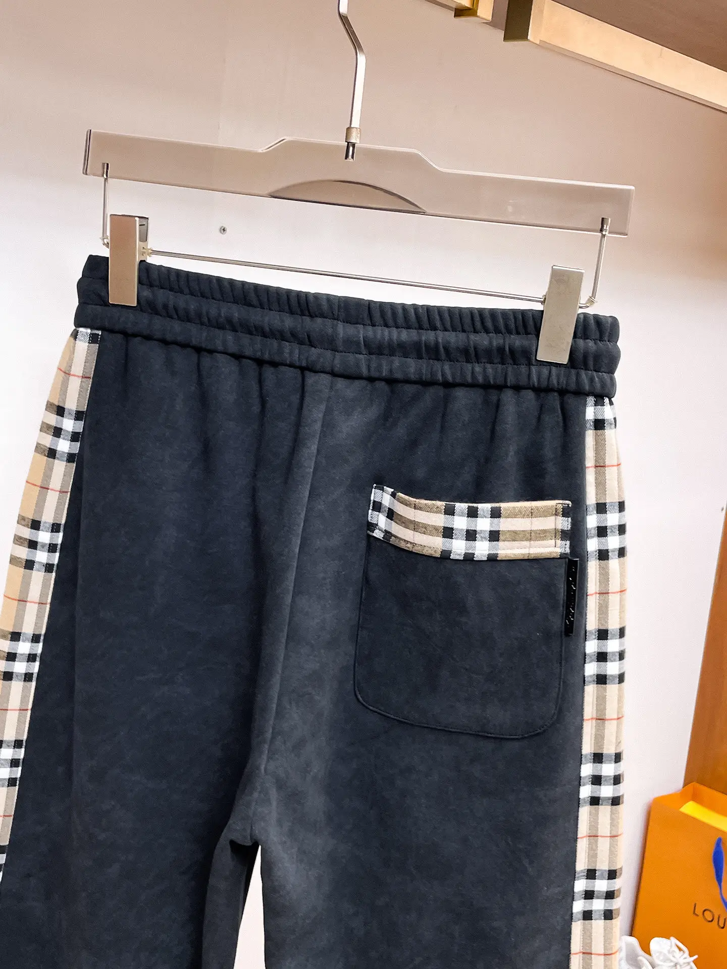 Check-Trimmed Cotton-Blend Sweatpants D29015054 — view 8