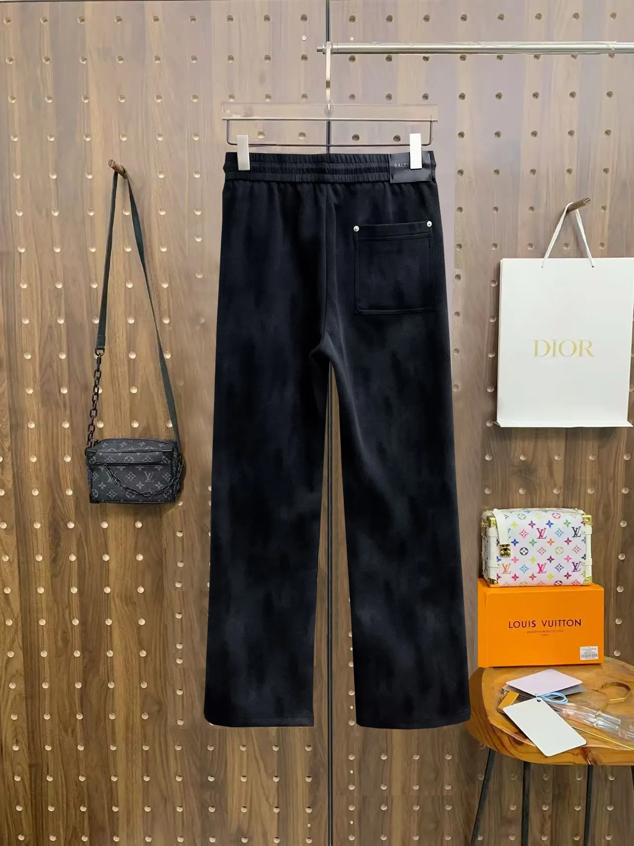 Logo-Embroidered Wide-Leg Sweatpants D29014907 — view 2