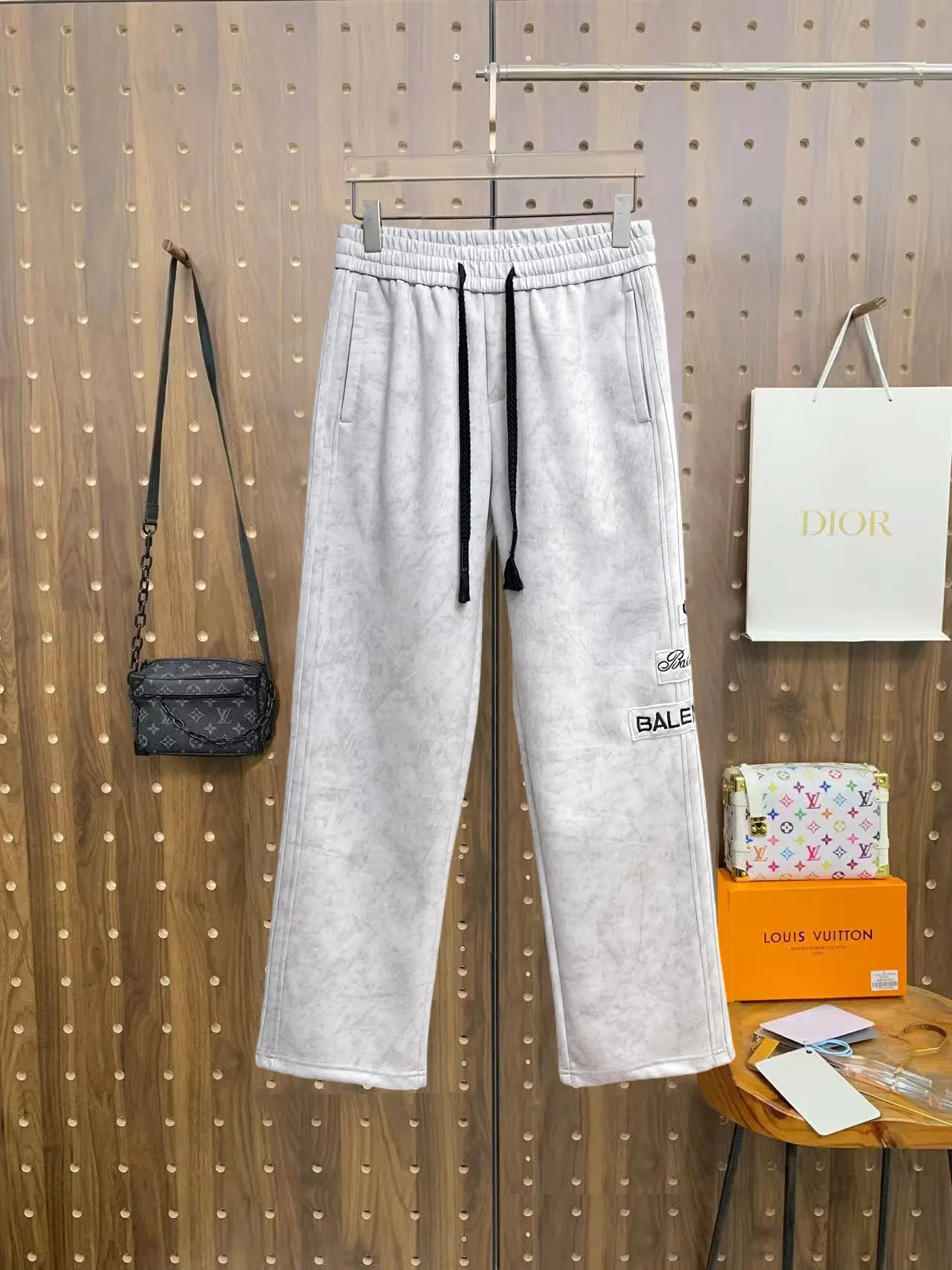 Logo-Patch Straight-Leg Sweatpants D29015055