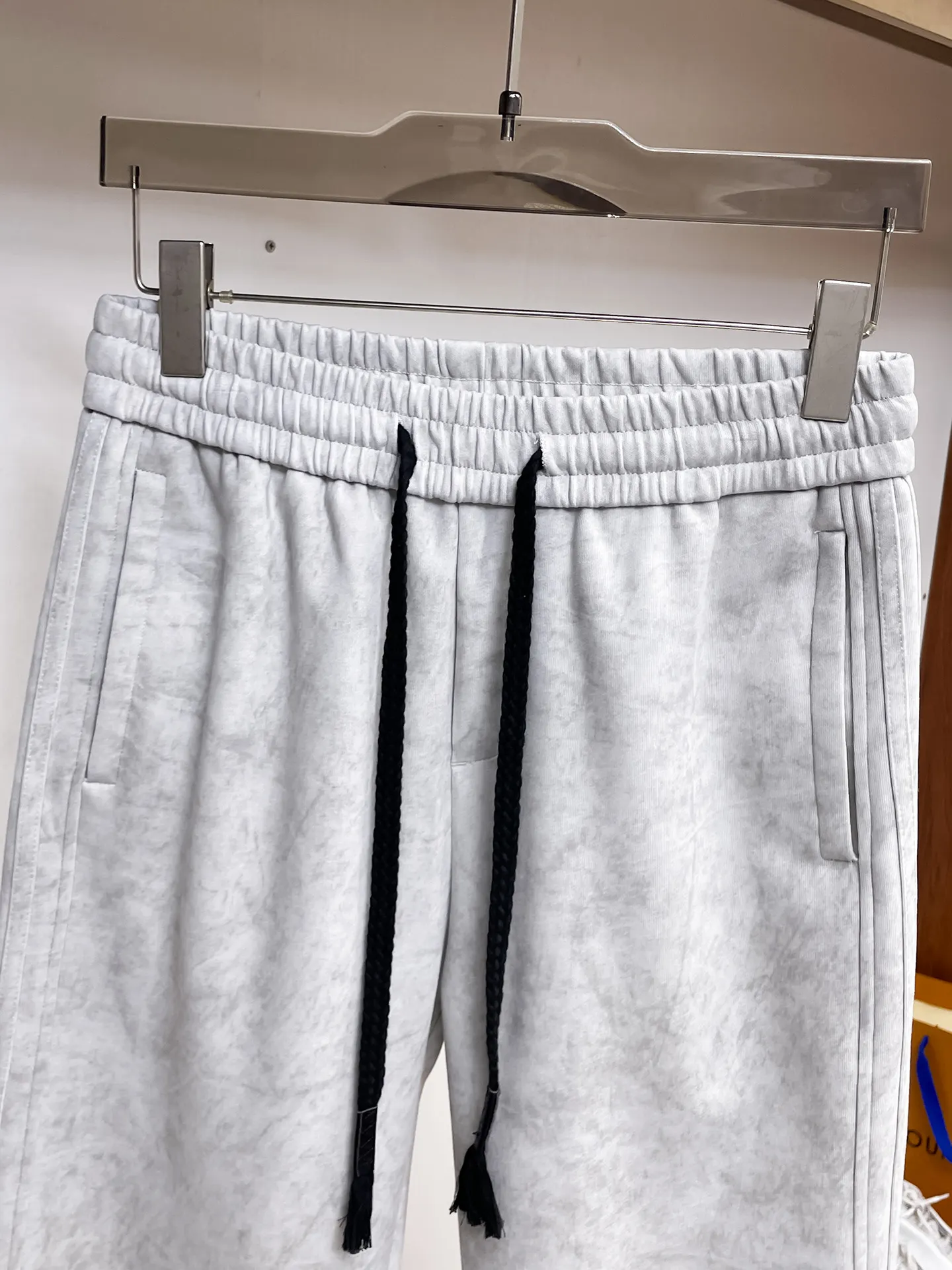 Logo-Patch Straight-Leg Sweatpants D29015055 — view 3