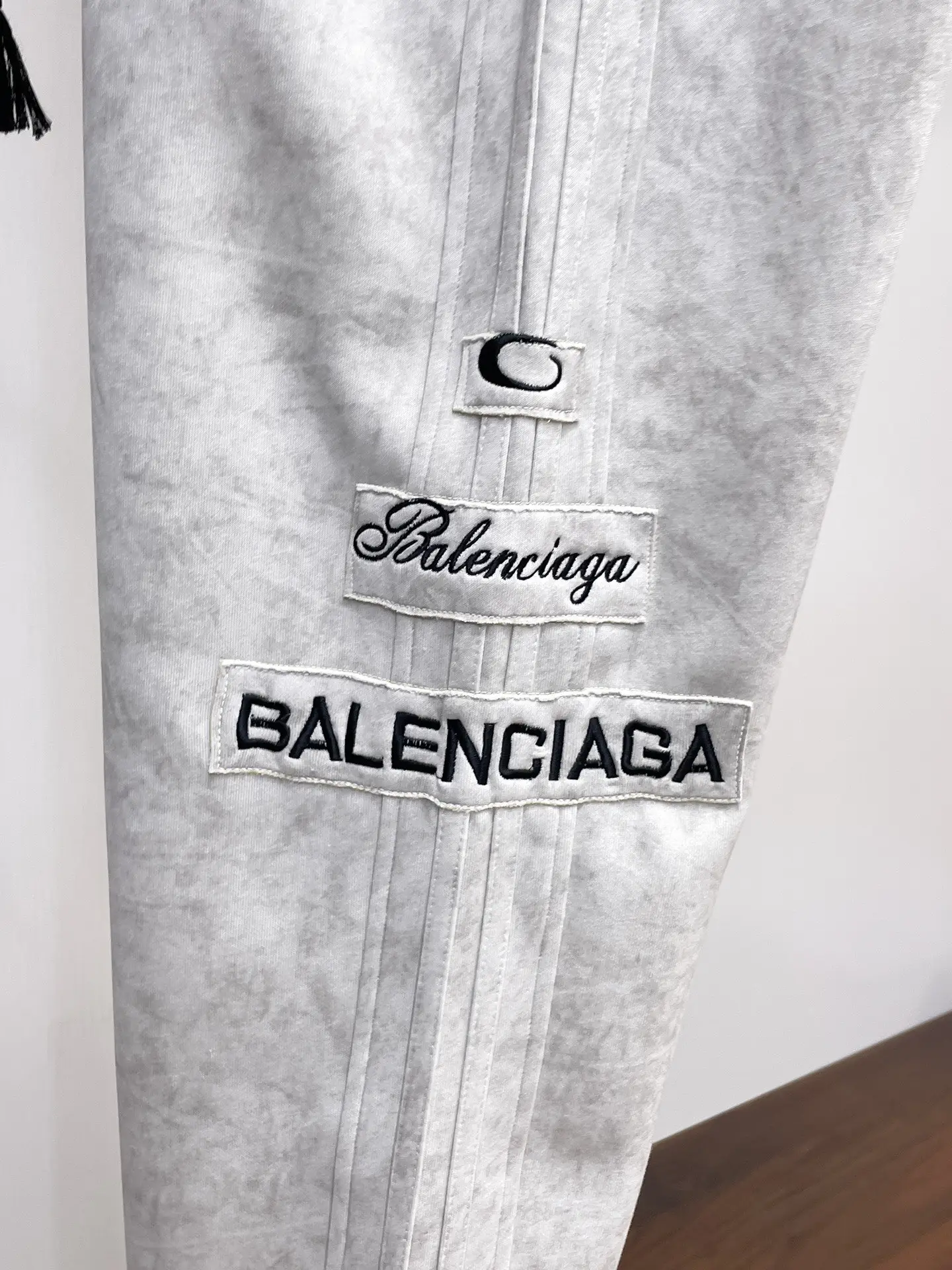 Logo-Patch Straight-Leg Sweatpants D29015055 — view 4