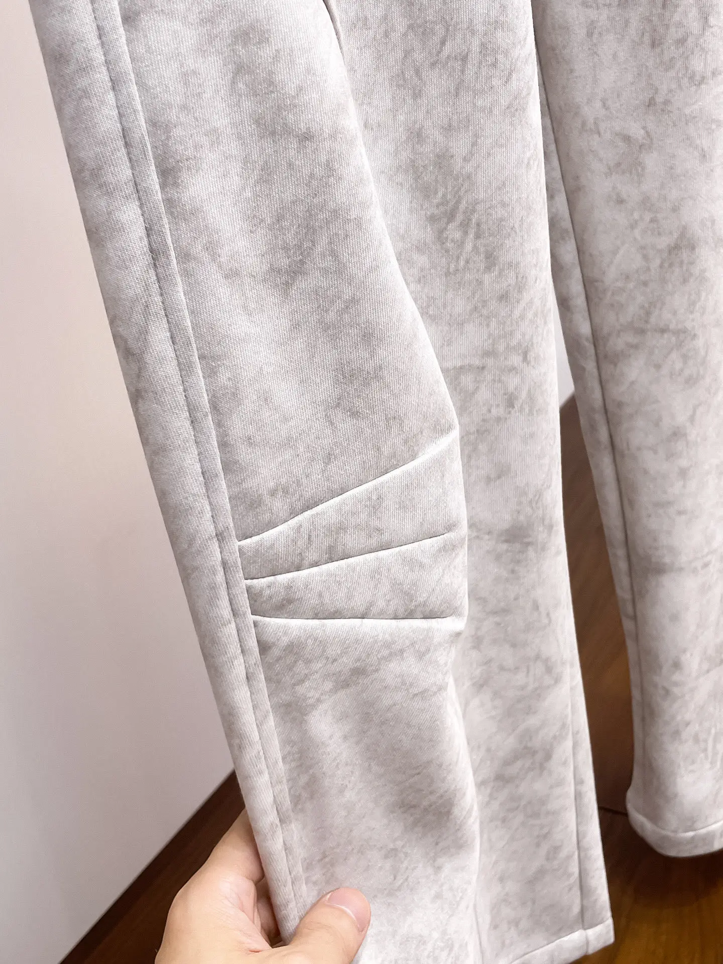 Logo-Print Acid-Wash Sweatpants D29014885 — view 8