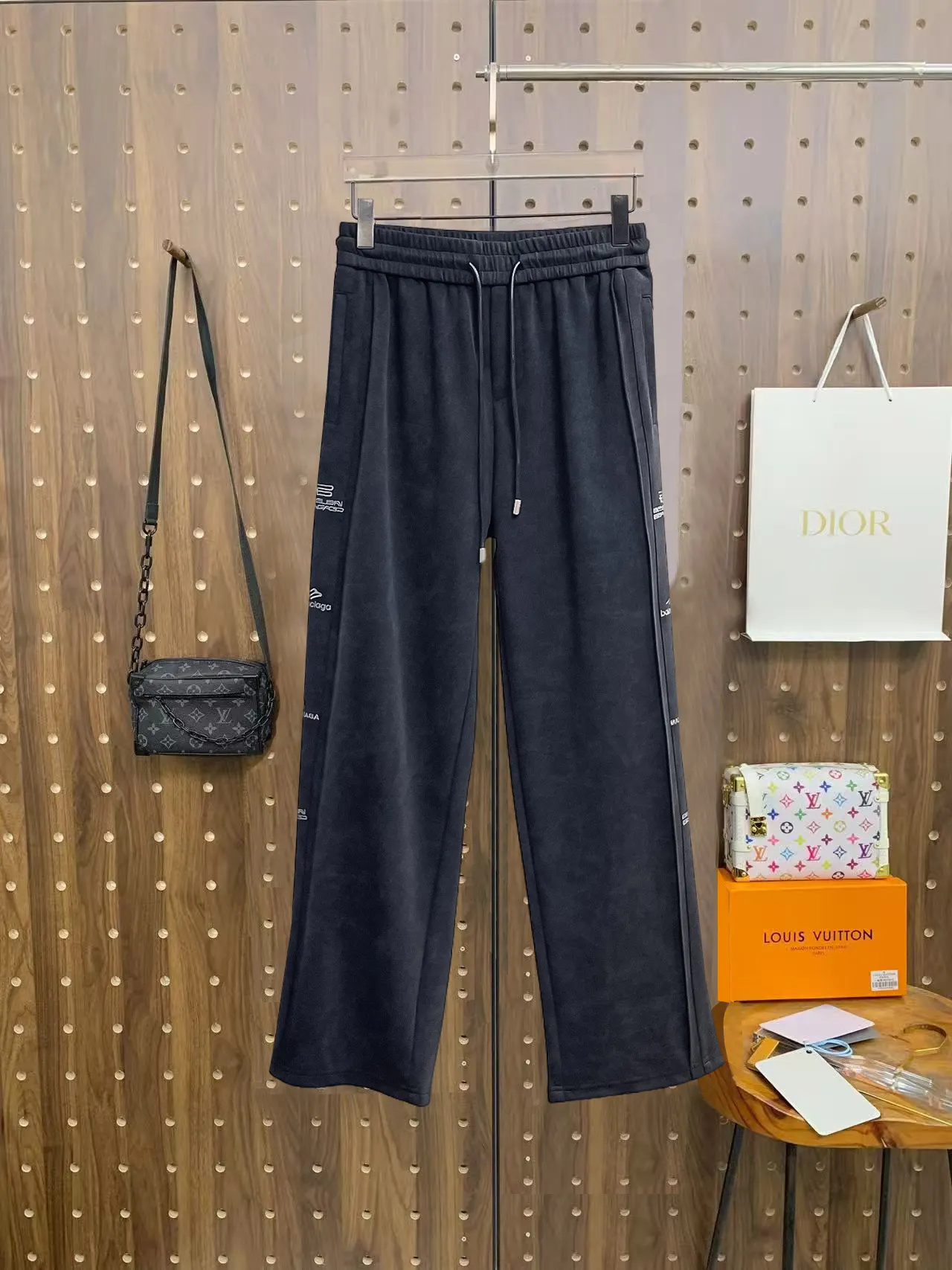 Logo-Print Wide-Leg Sweatpants D29014891