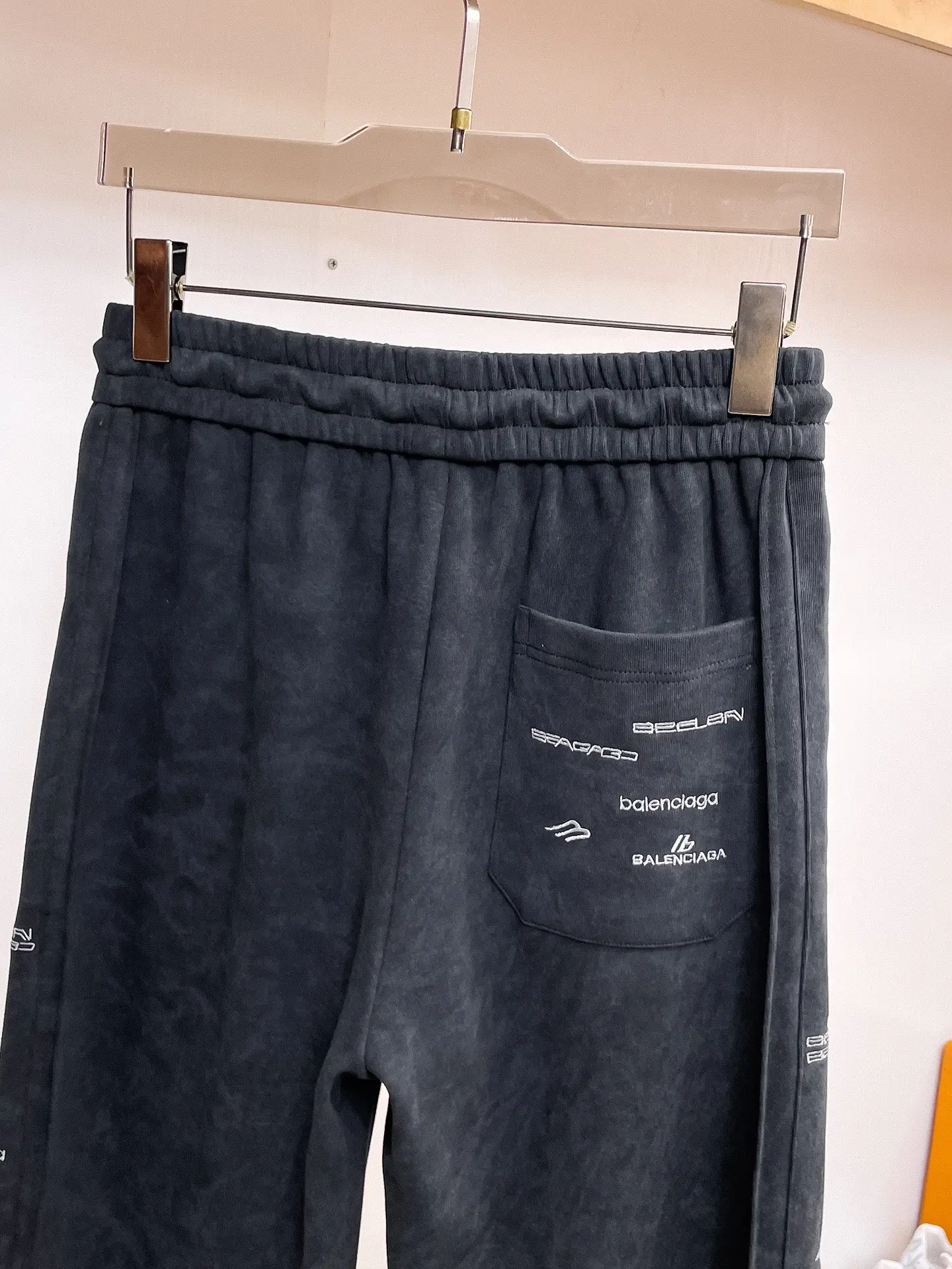 Logo-Print Wide-Leg Sweatpants D29014891 — view 8