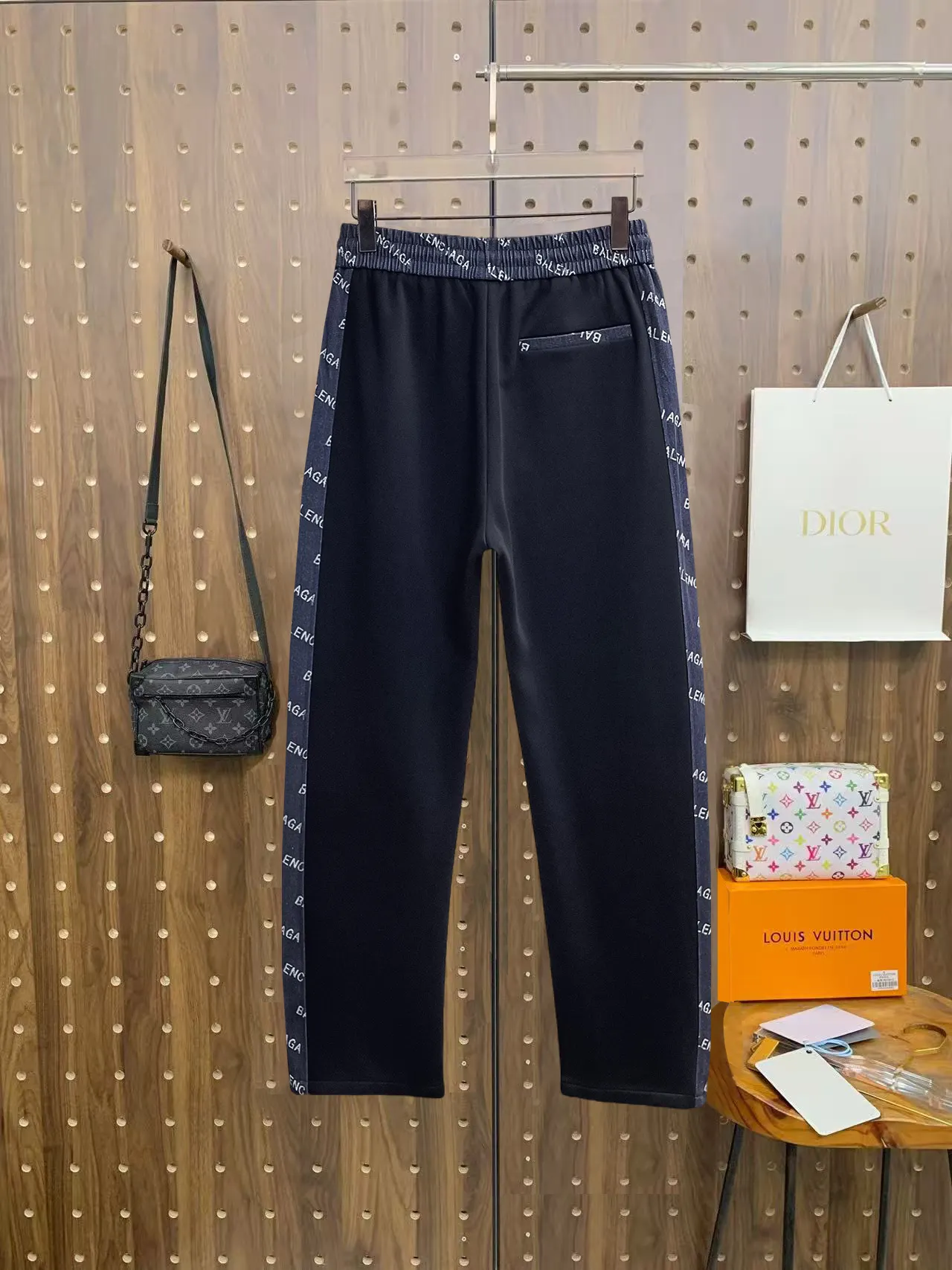 Logo-Print Side-Stripe Sweatpants D29014892 — view 2