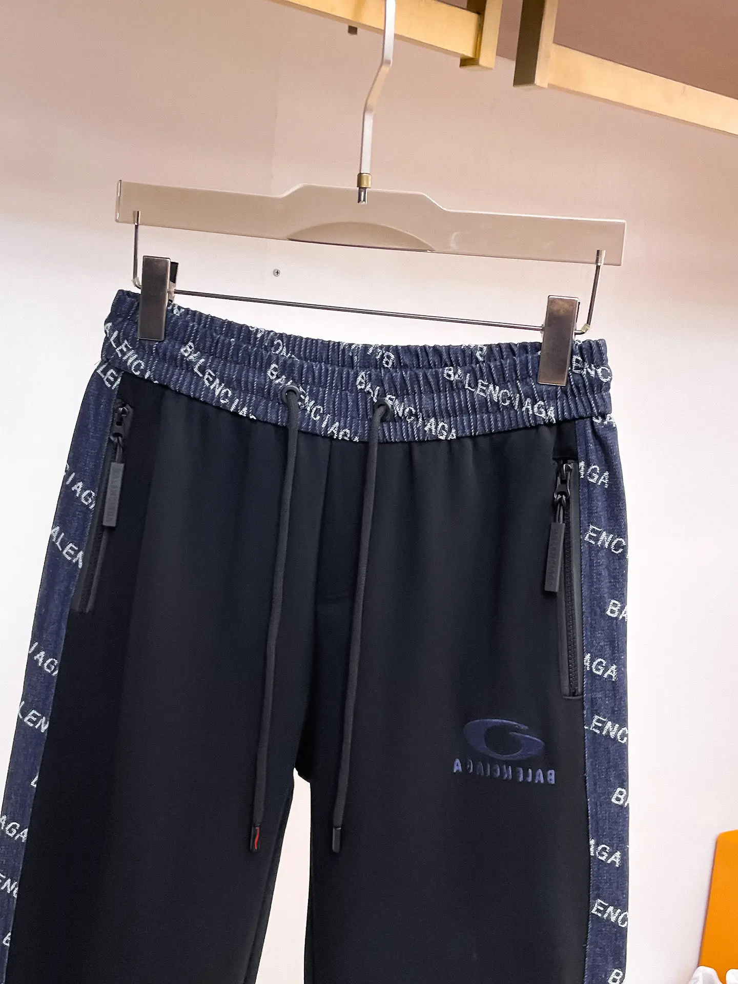 Logo-Print Side-Stripe Sweatpants D29014892 — view 3
