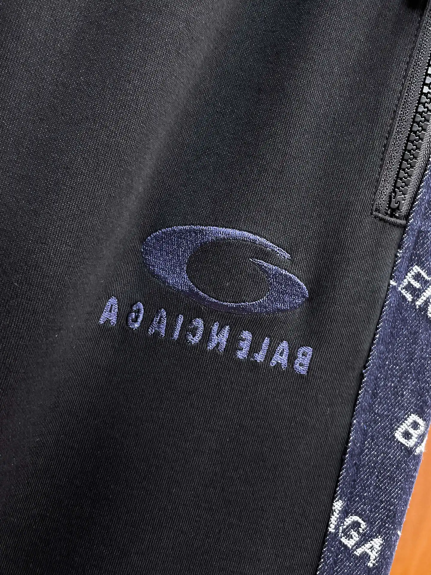 Logo-Print Side-Stripe Sweatpants D29014892 — view 4