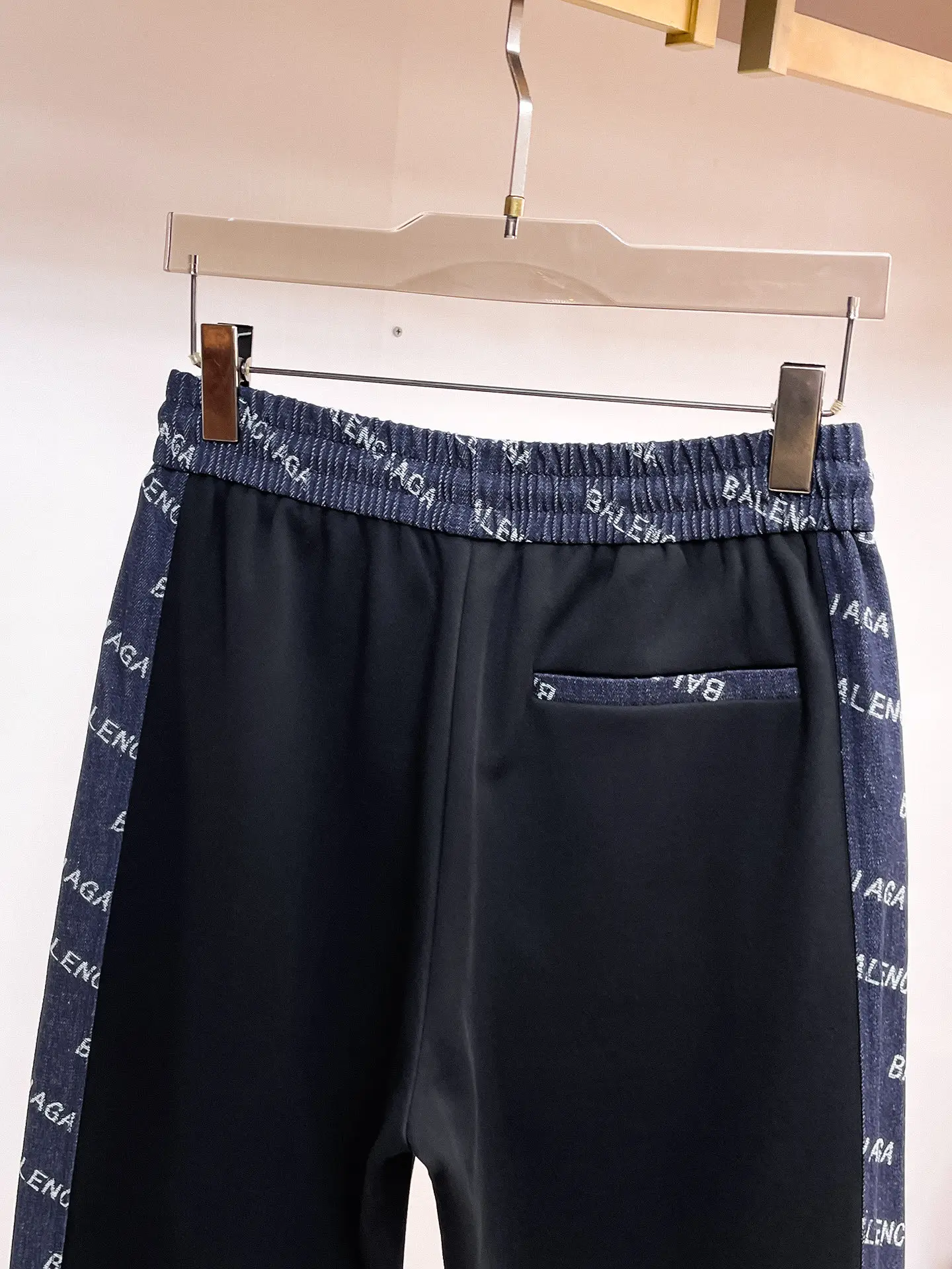Logo-Print Side-Stripe Sweatpants D29014892 — view 10