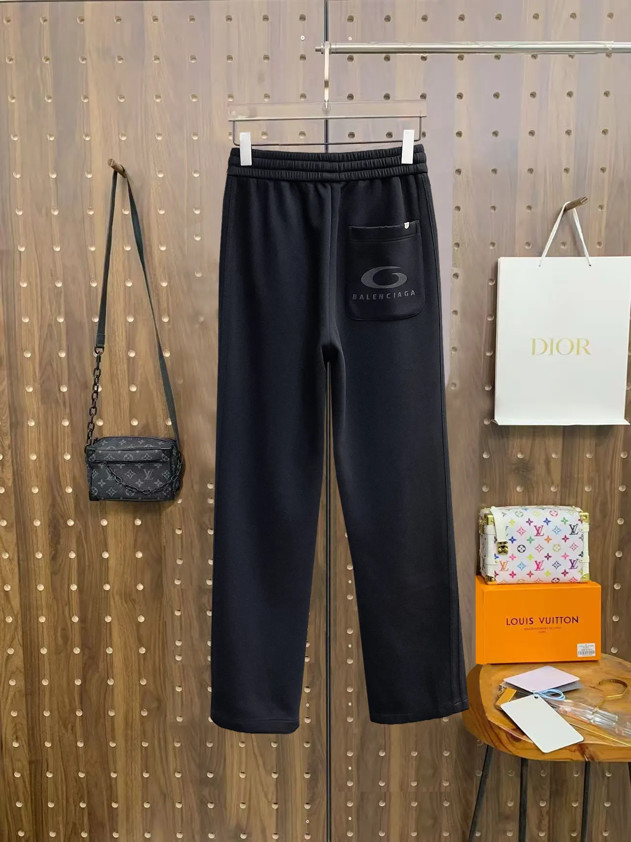 Logo-Embroidered Straight-Leg Sweatpants D29014890 — view 2