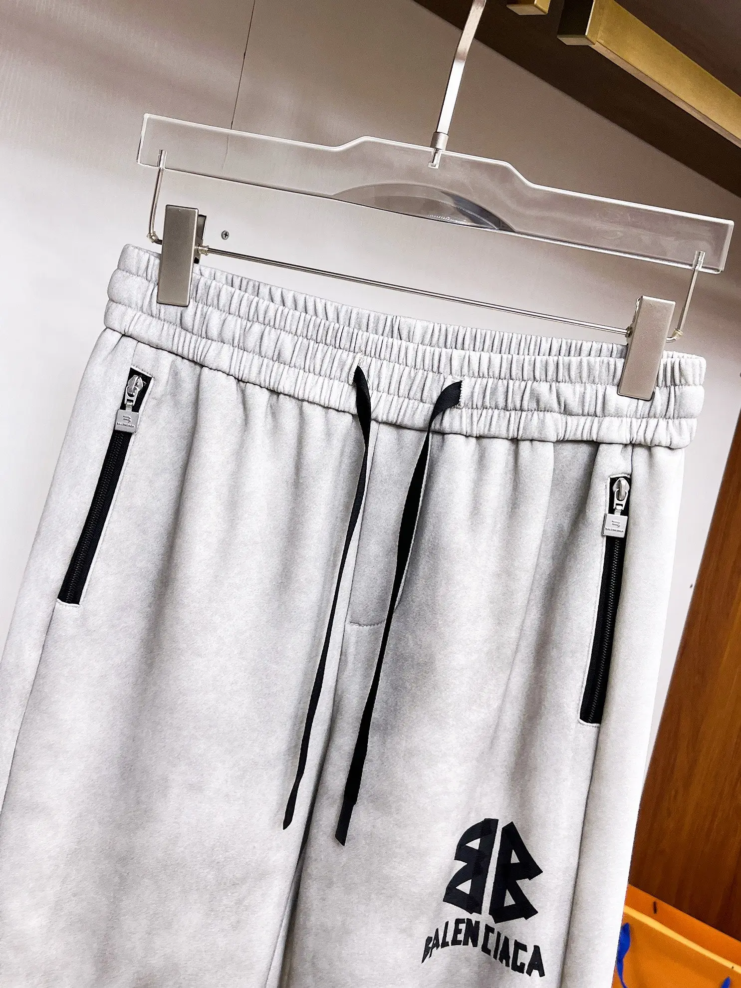 Logo-Print Straight-Leg Sweatpants D29014916 — view 3