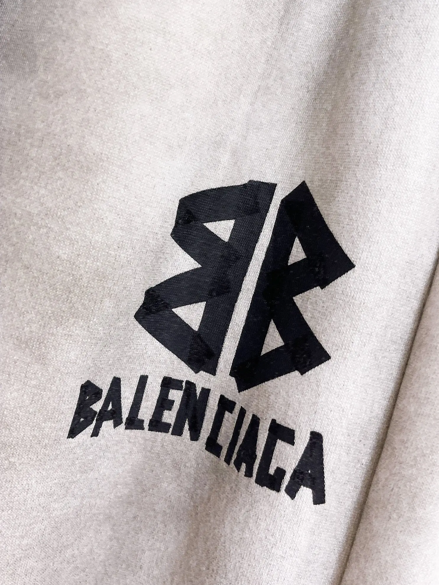 Logo-Print Straight-Leg Sweatpants D29014916 — view 4