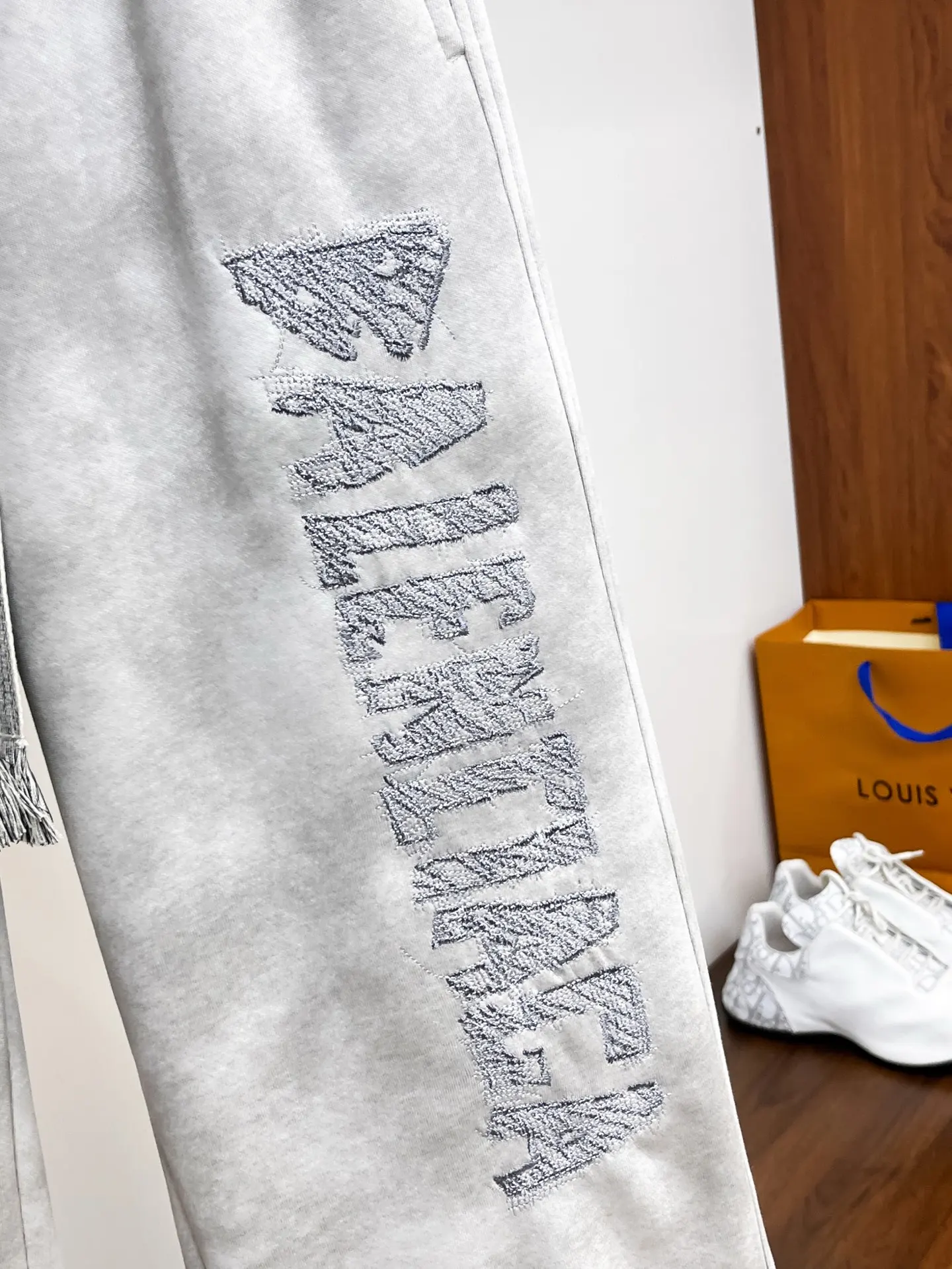 Logo-Embroidered Wide-Leg Sweatpants D29014875 — view 4