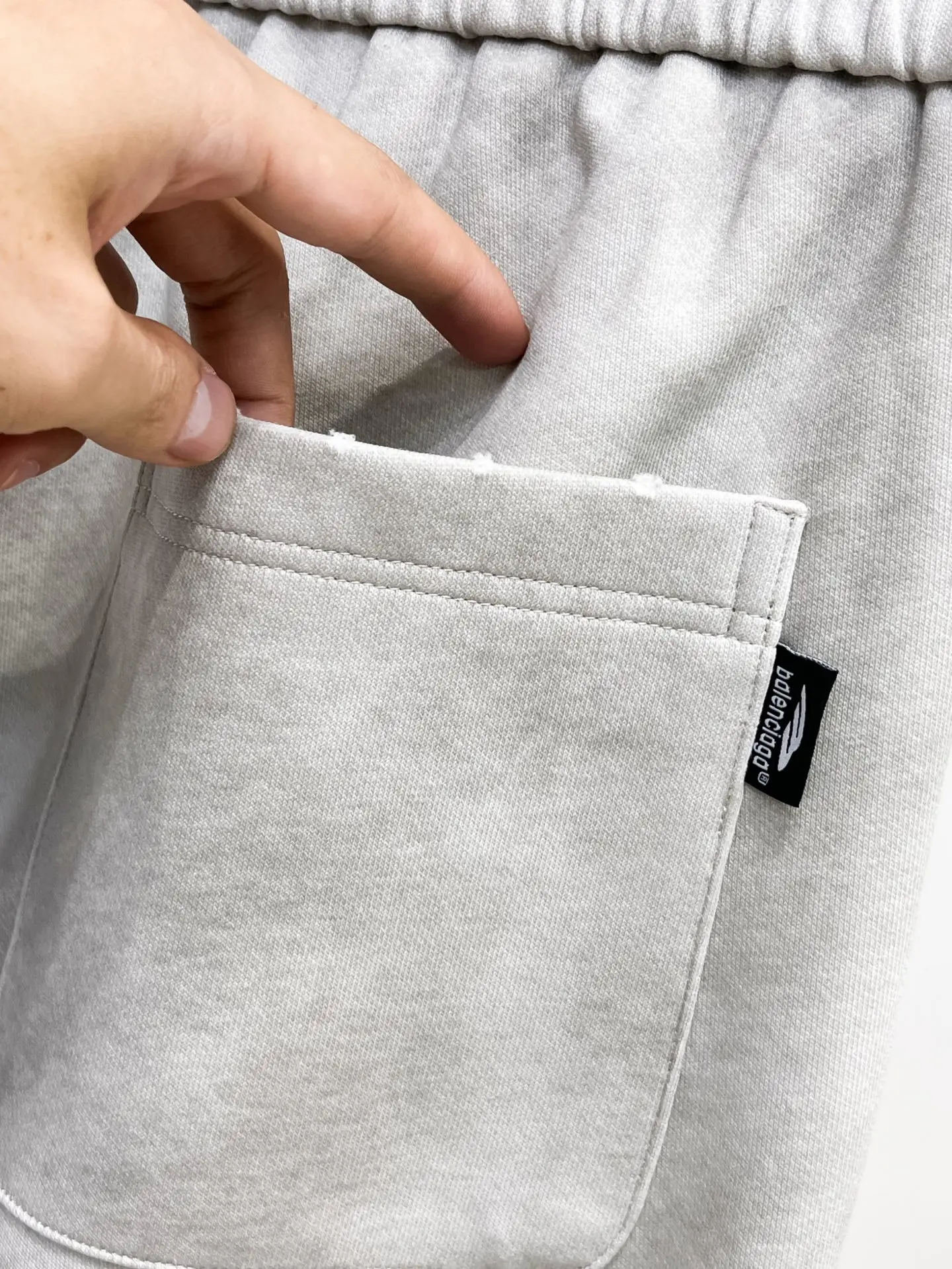 Logo-Embroidered Wide-Leg Sweatpants D29014875 — view 9