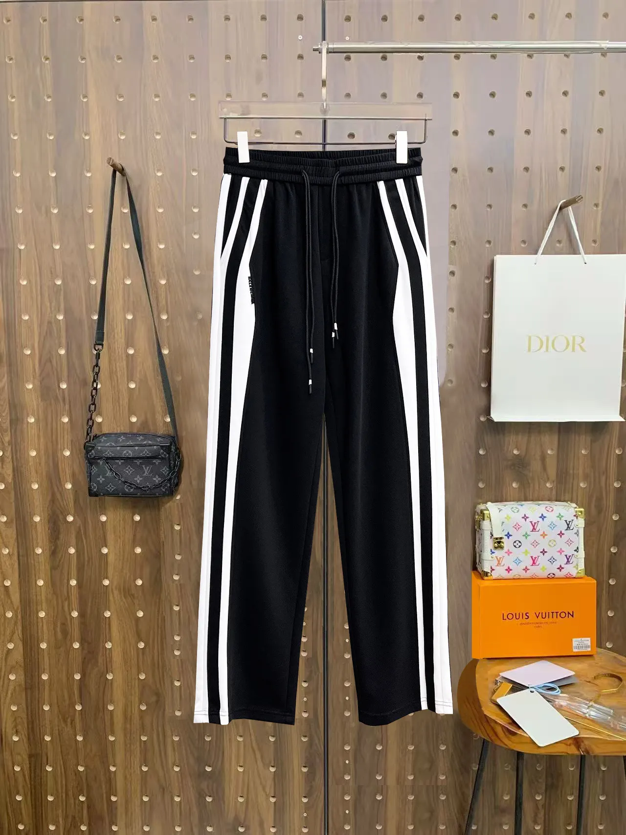 Side-Stripe Logo Track Pants D29014912