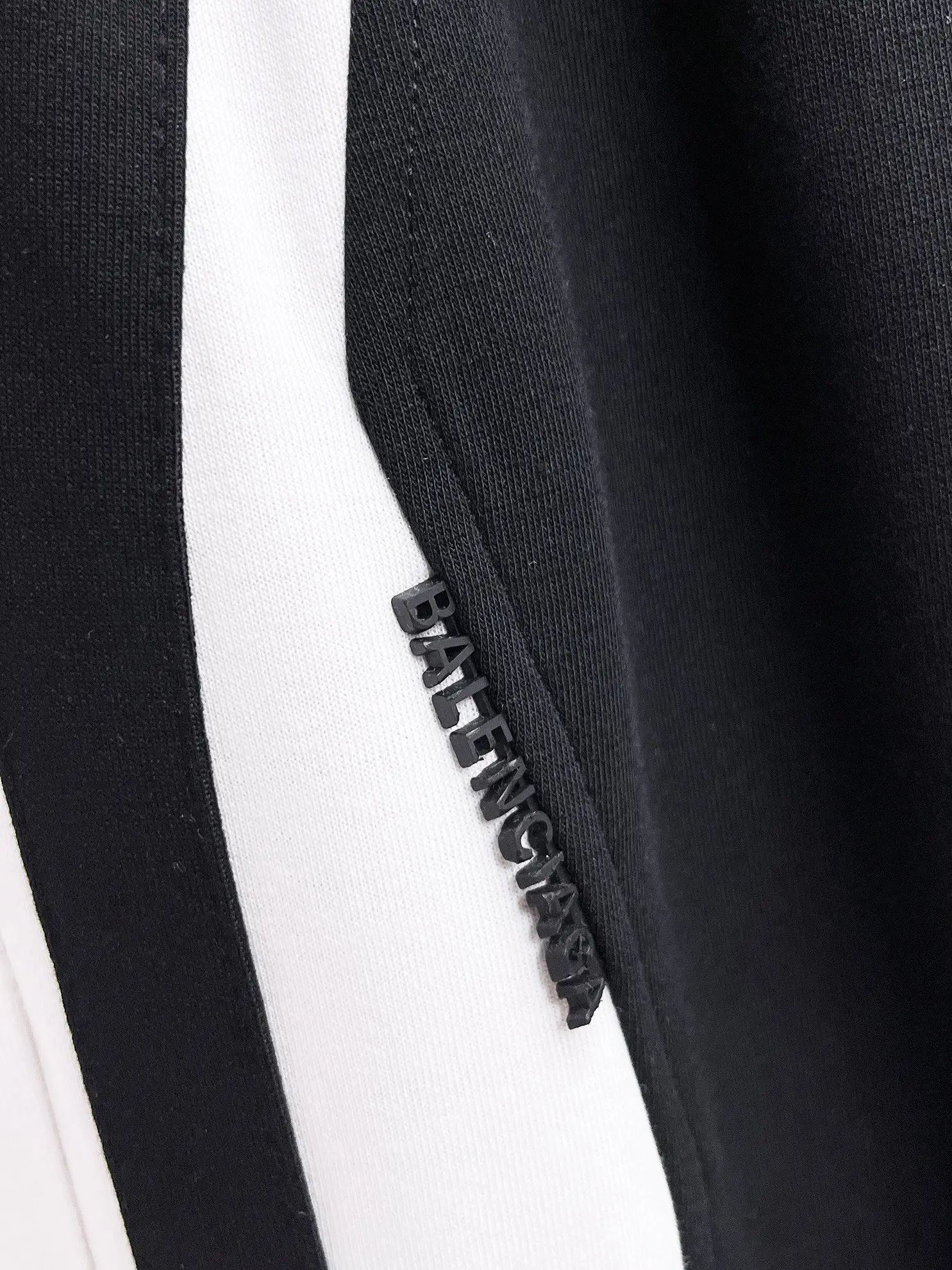 Side-Stripe Logo Track Pants D29014912 — view 4