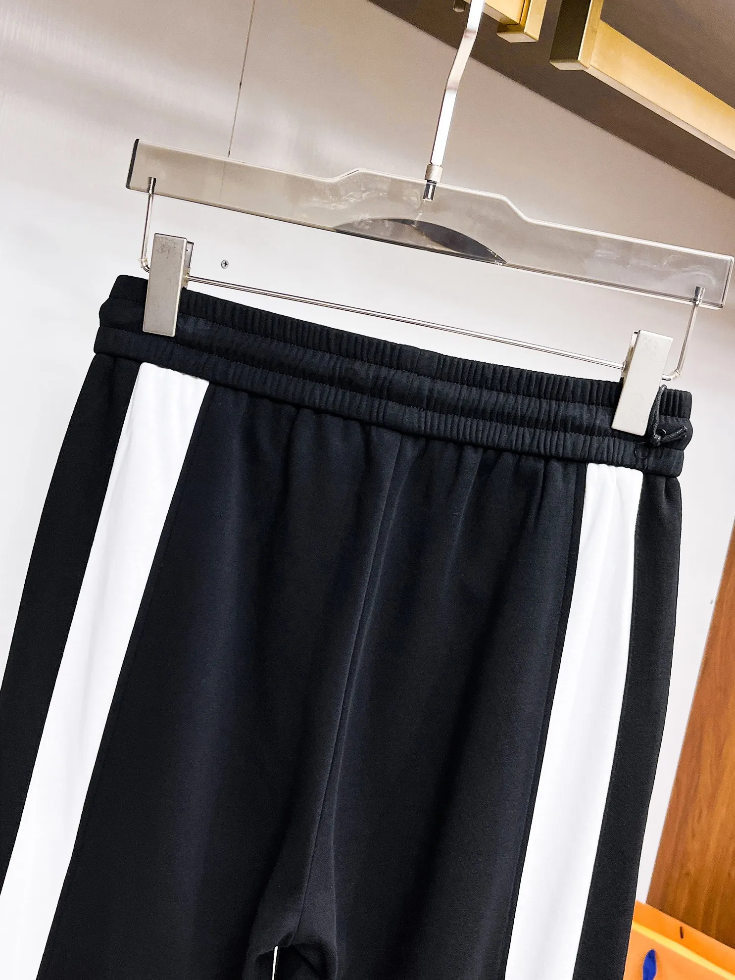 Side-Stripe Logo Track Pants D29014912 — view 7