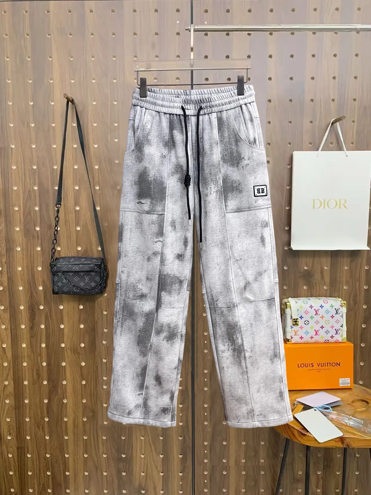 Logo-Patch Acid-Wash Sweatpants D29014893