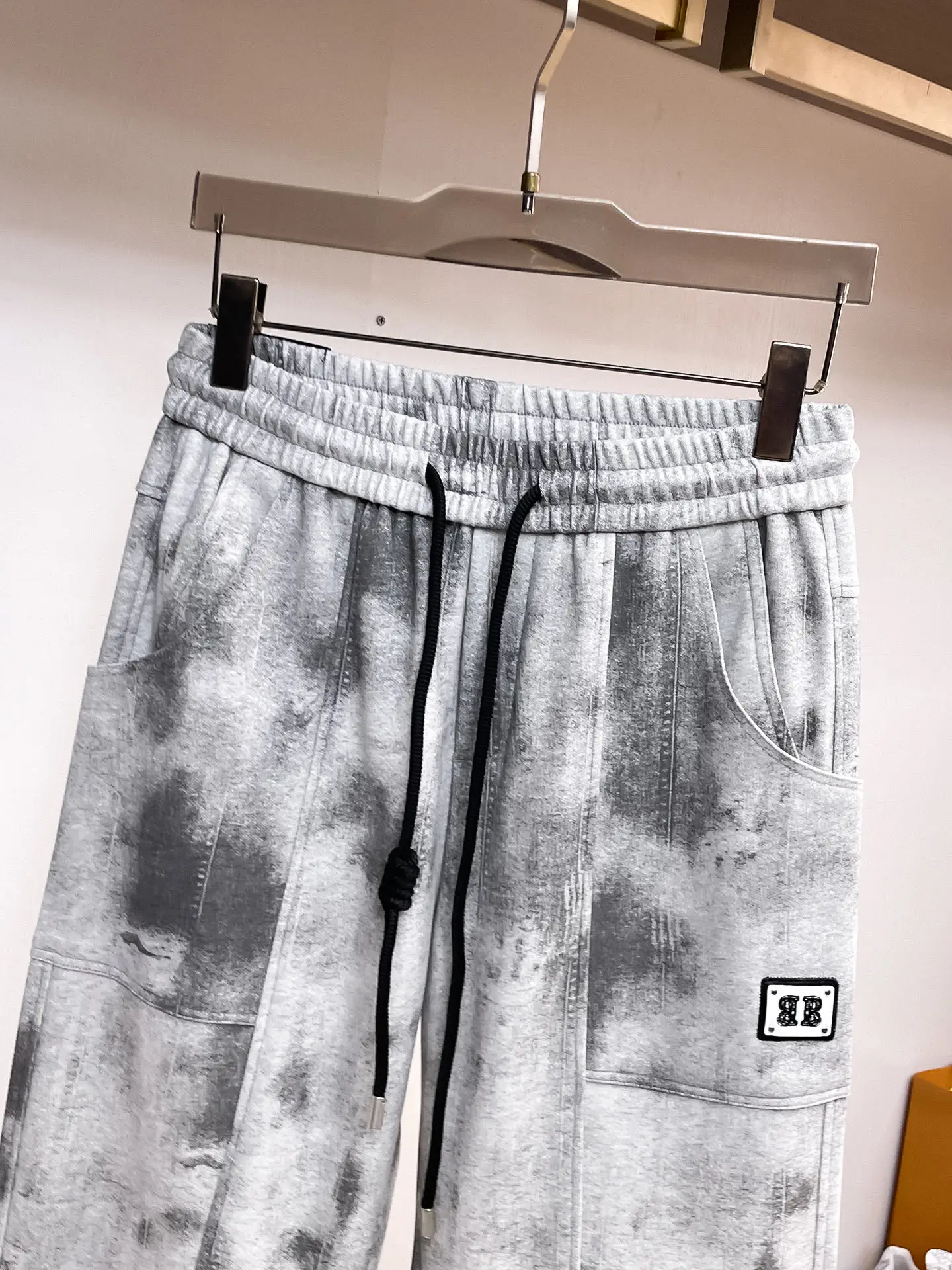Logo-Patch Acid-Wash Sweatpants D29014893 — view 3