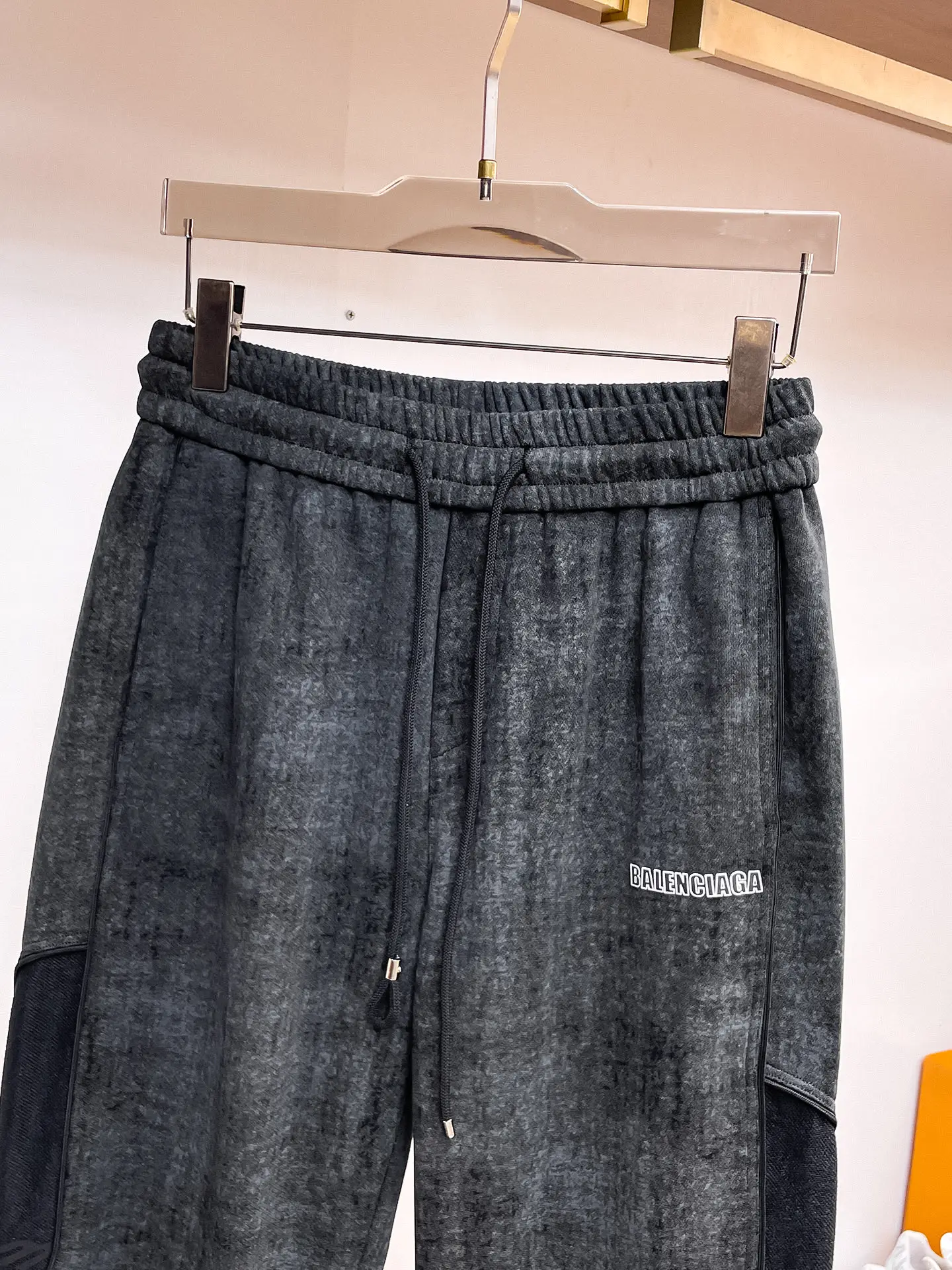 Logo-Print Wide-Leg Sweatpants D29014888 — view 3
