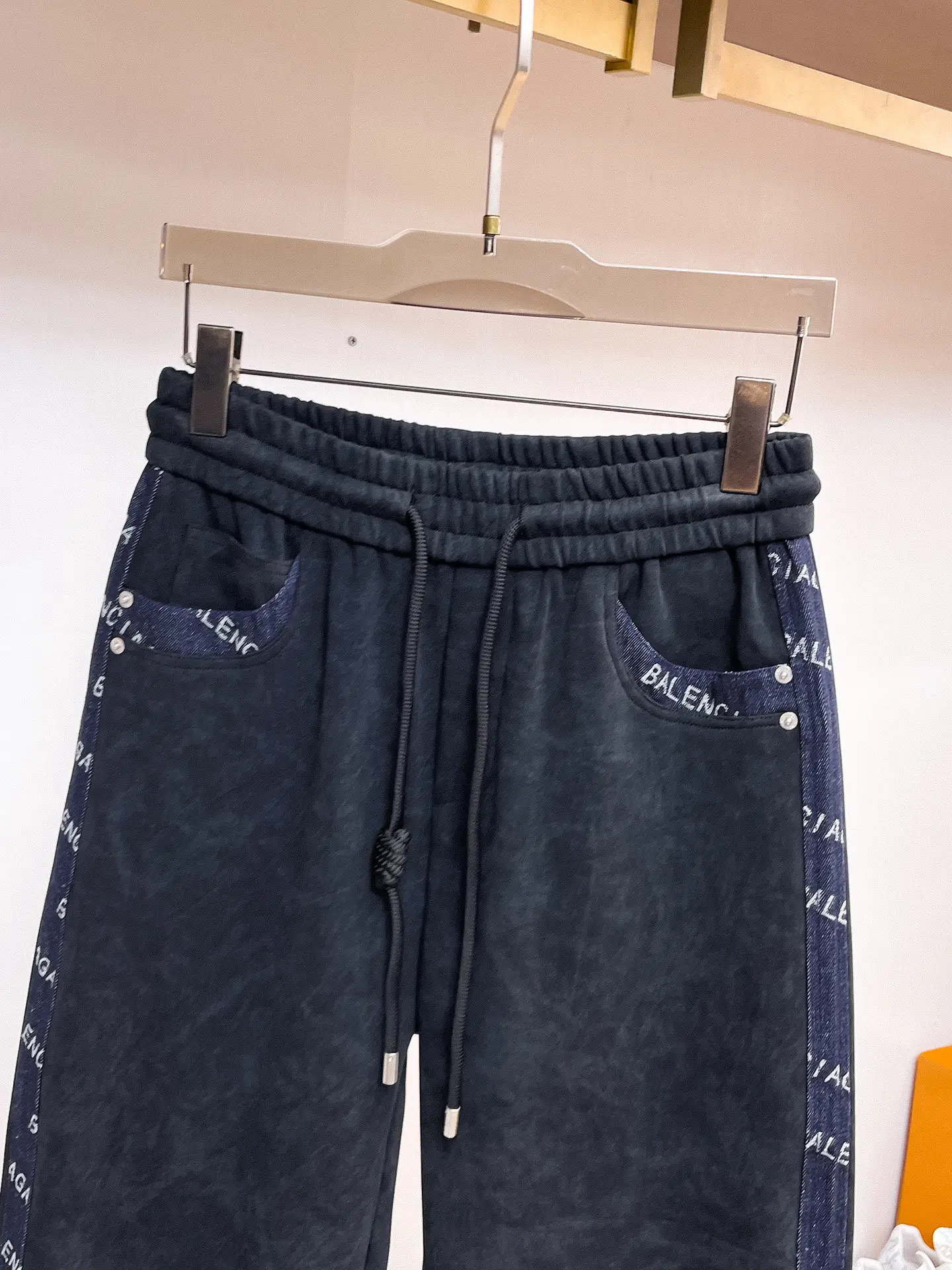 Logo-Print Side-Stripe Sweatpants D29015068 — view 3