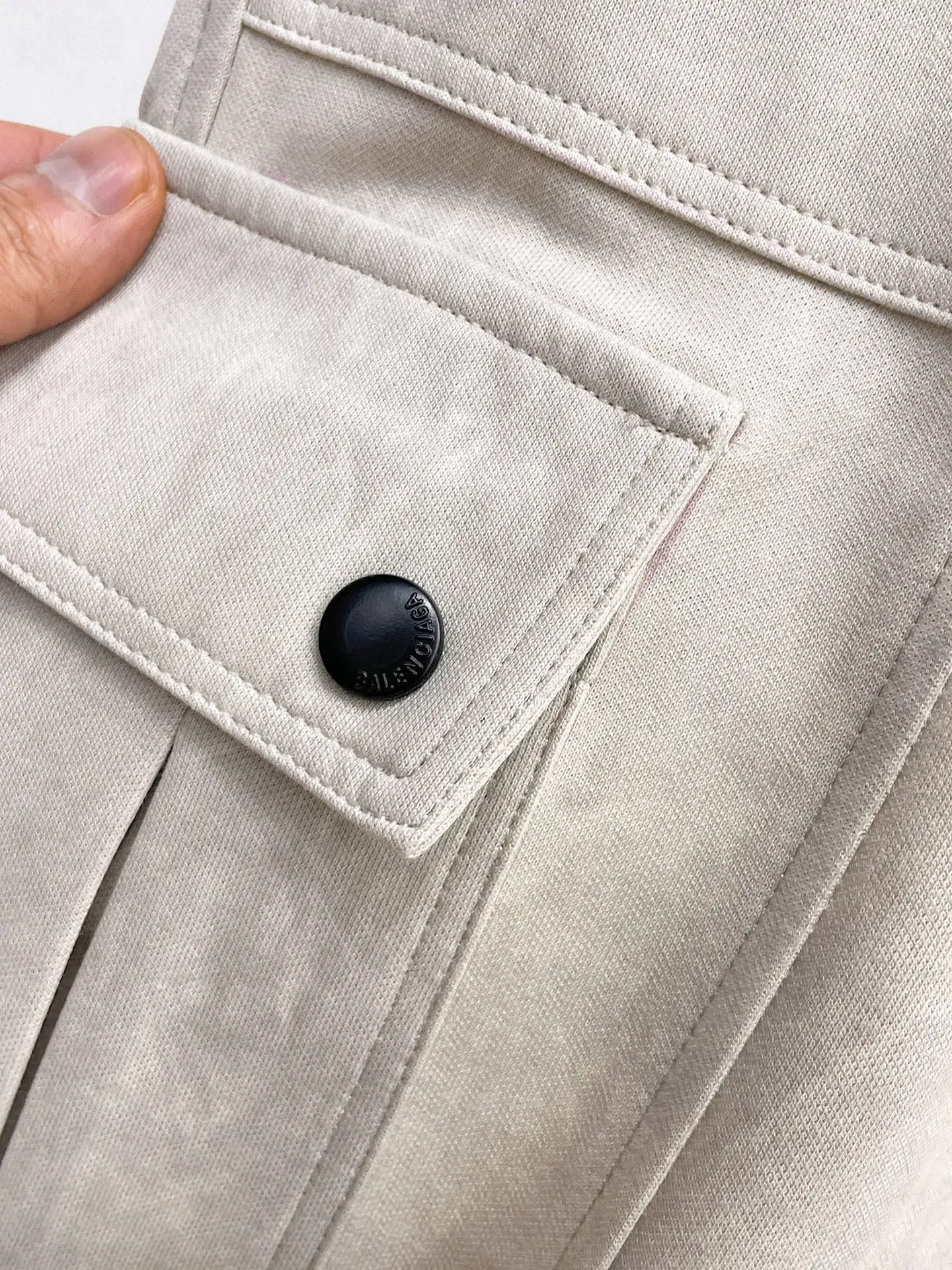 Logo-Patch Straight-Leg Cargo Trousers D29014978 — view 5