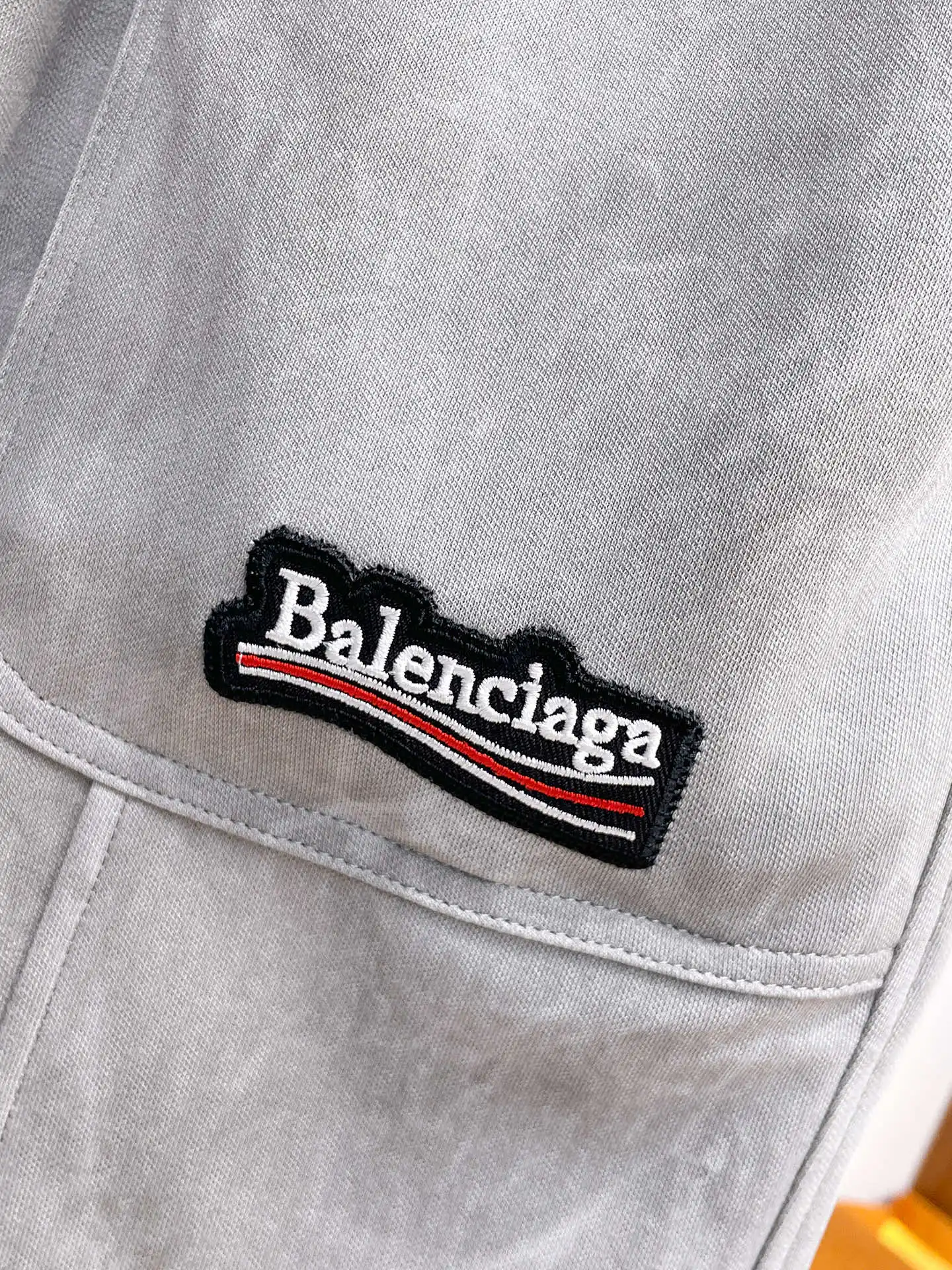 Logo-Patch Acid-Wash Cargo Sweatpants D29014979 — view 4
