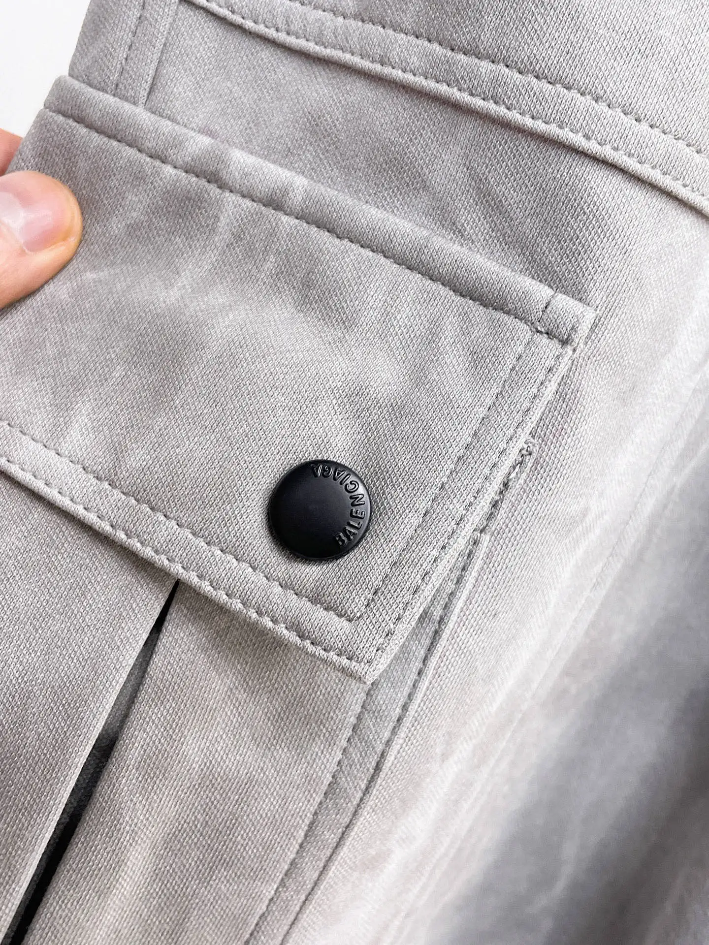 Logo-Patch Acid-Wash Cargo Sweatpants D29014979 — view 8