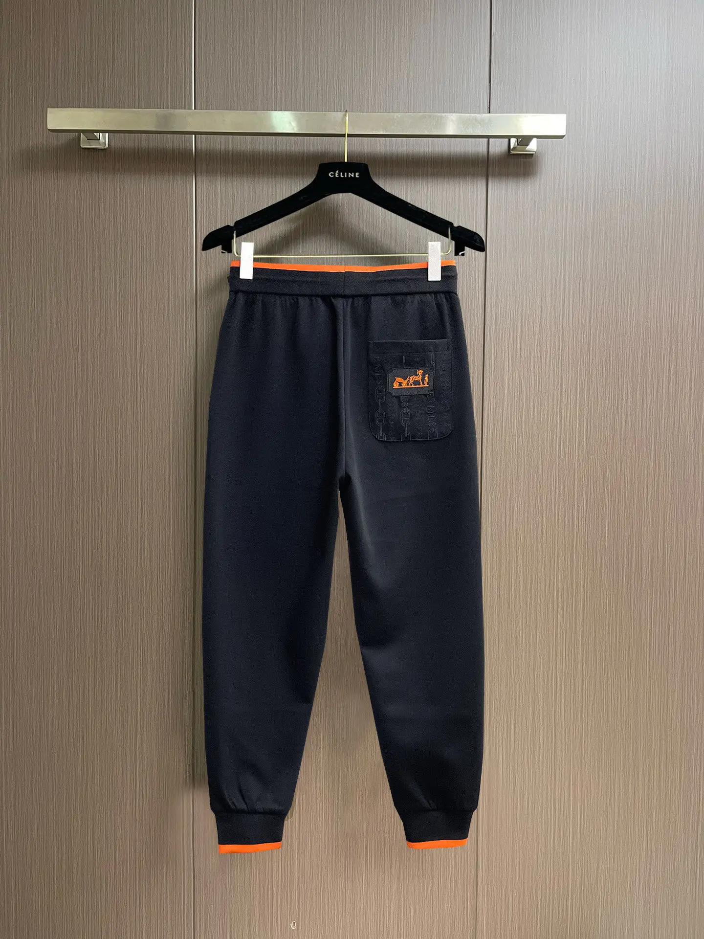 Logo-Patch Contrast-Trim Sweatpants D29015006 — view 2