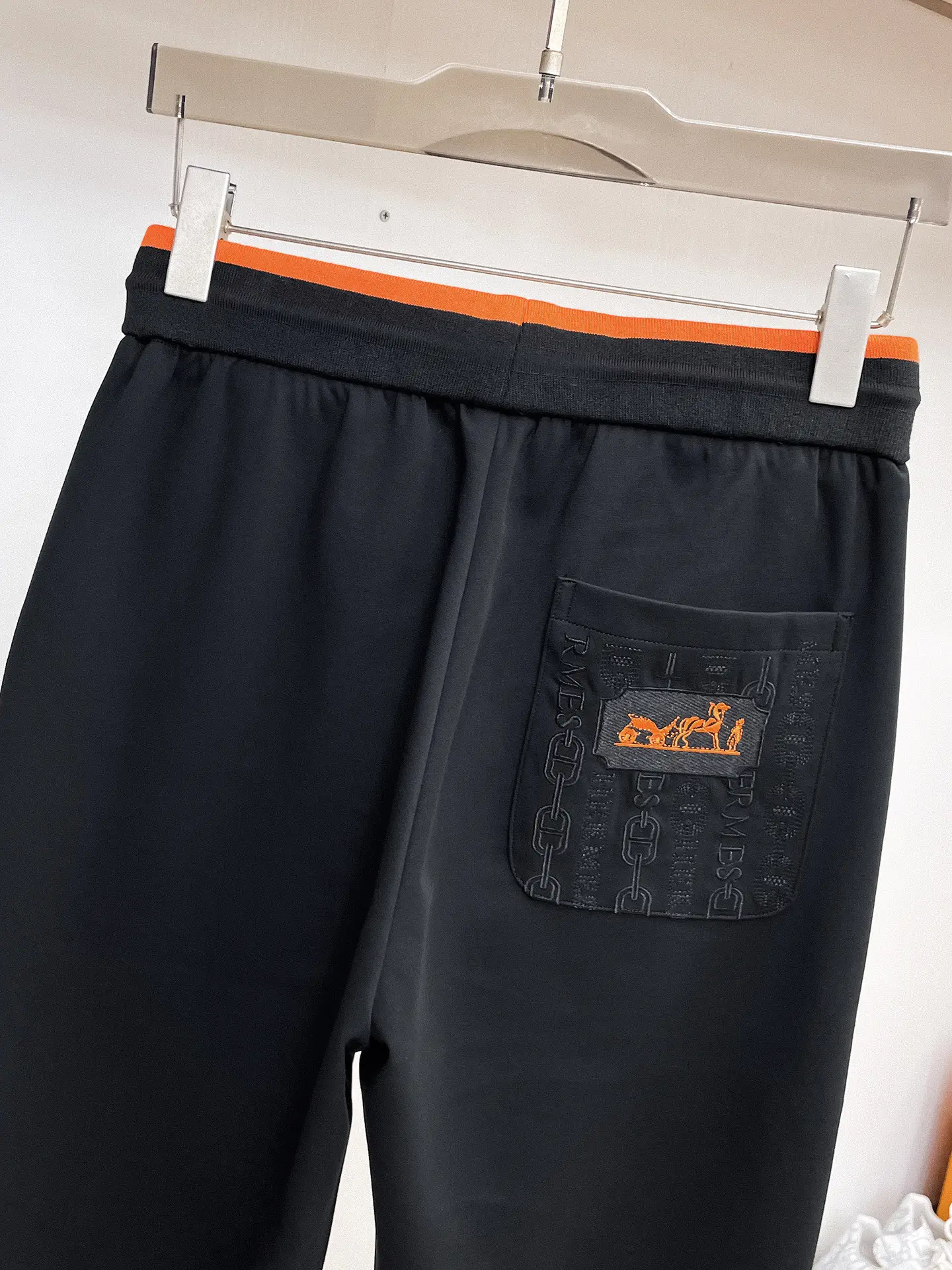 Logo-Patch Contrast-Trim Sweatpants D29015006 — view 8