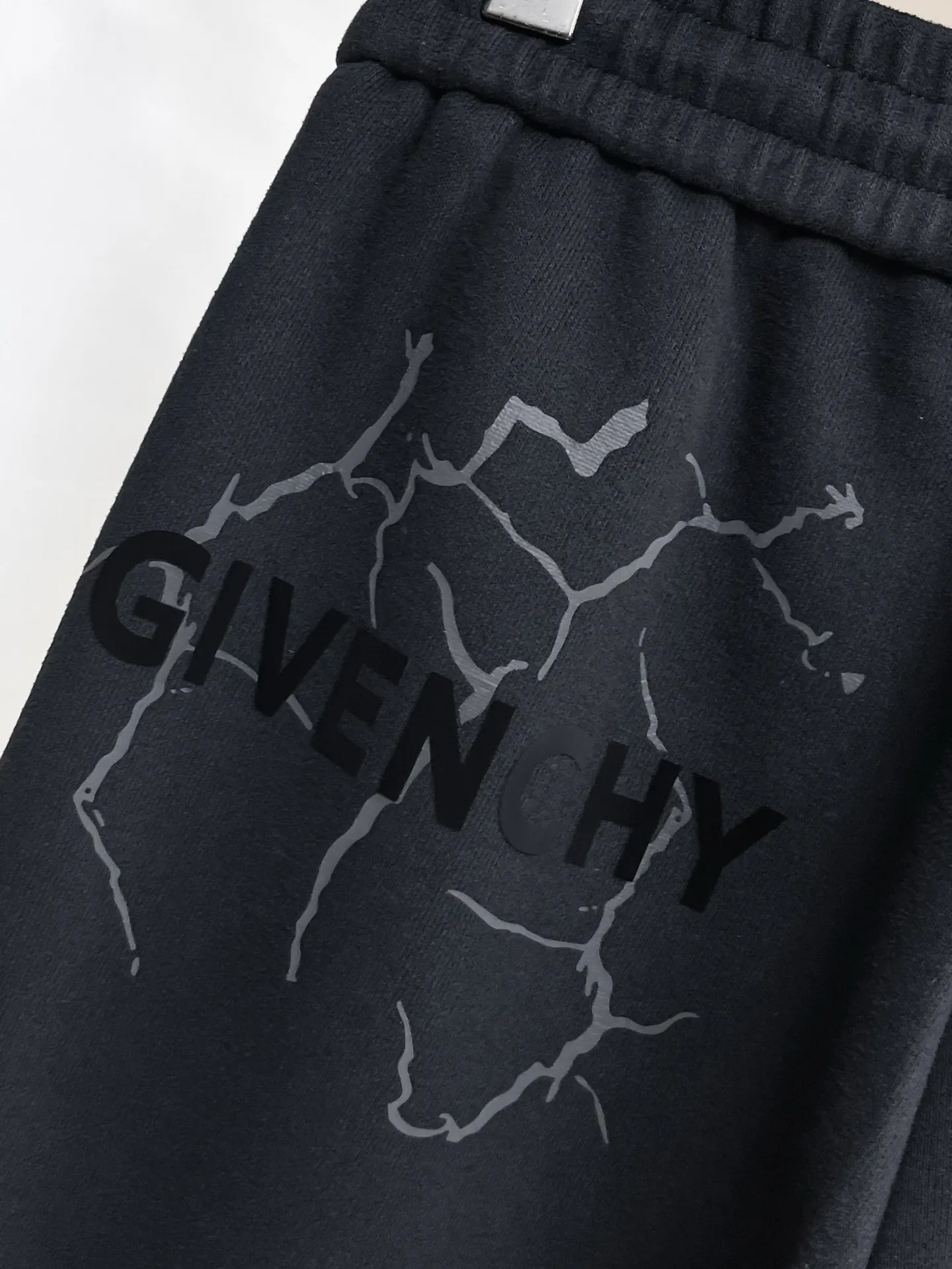 Givenchy Logo-Print Distressed Sweatpants D29015065 — view 9