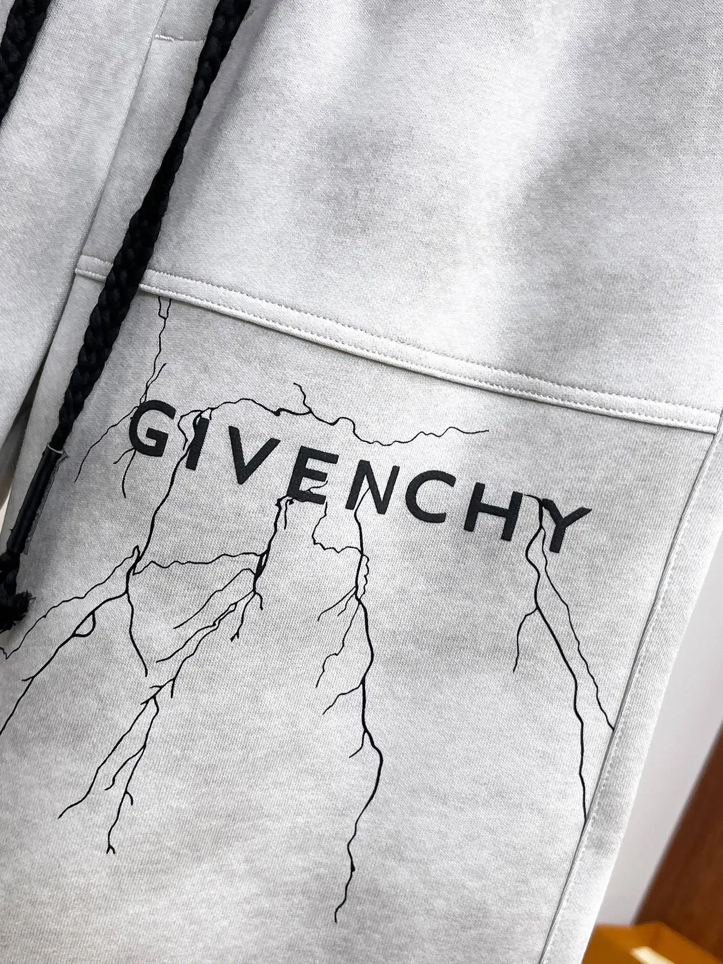 Givenchy Logo Print Drawstring Sweatpants D29015045 — view 4